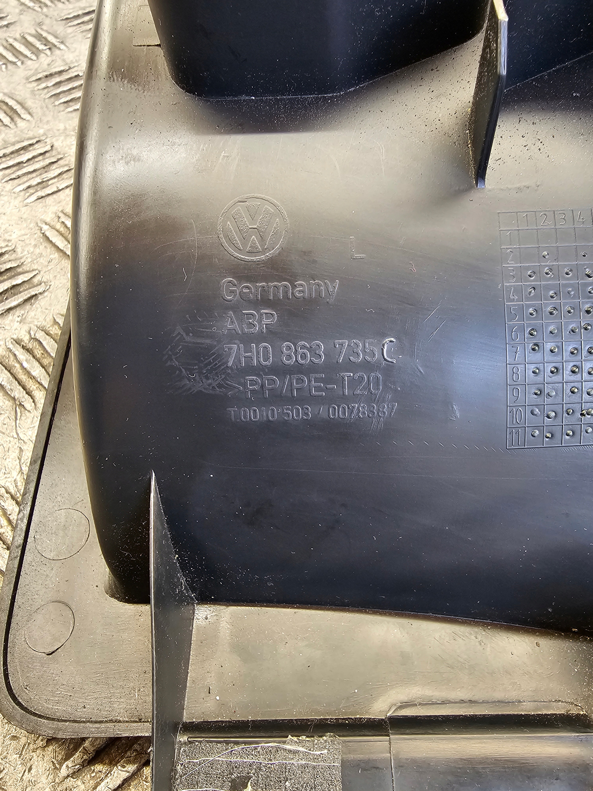 VW T6 TRANSPORTER 2.0TDI STOPIEN cap left 7H0863735C