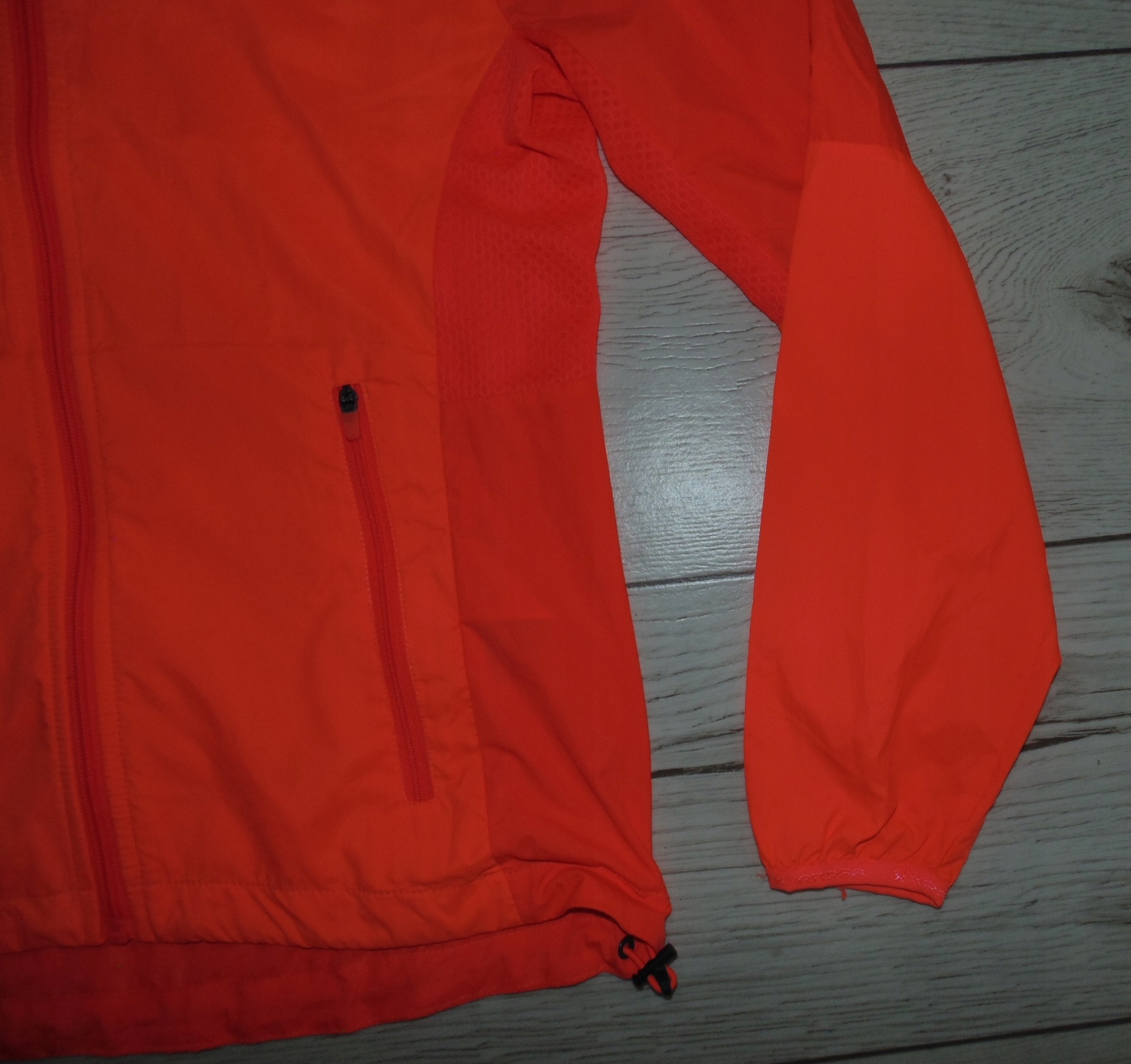 KARI TRAA KURTKA WIATRÓWKA ULTRA LIGHT SPORT OUTLET r. S / M Model SPORT