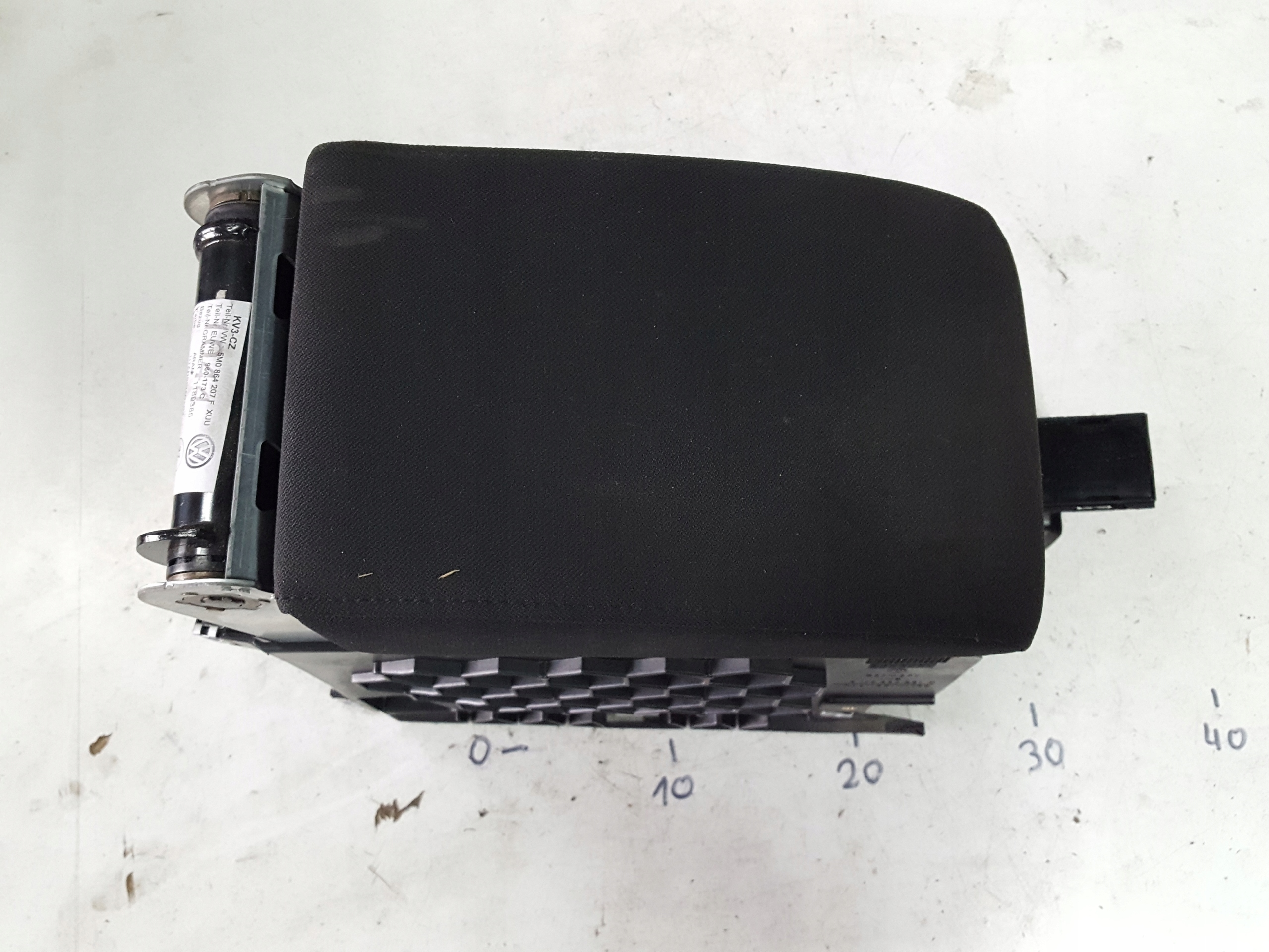 VW GOLF VI 6 PLUS 09-13R підлокітник