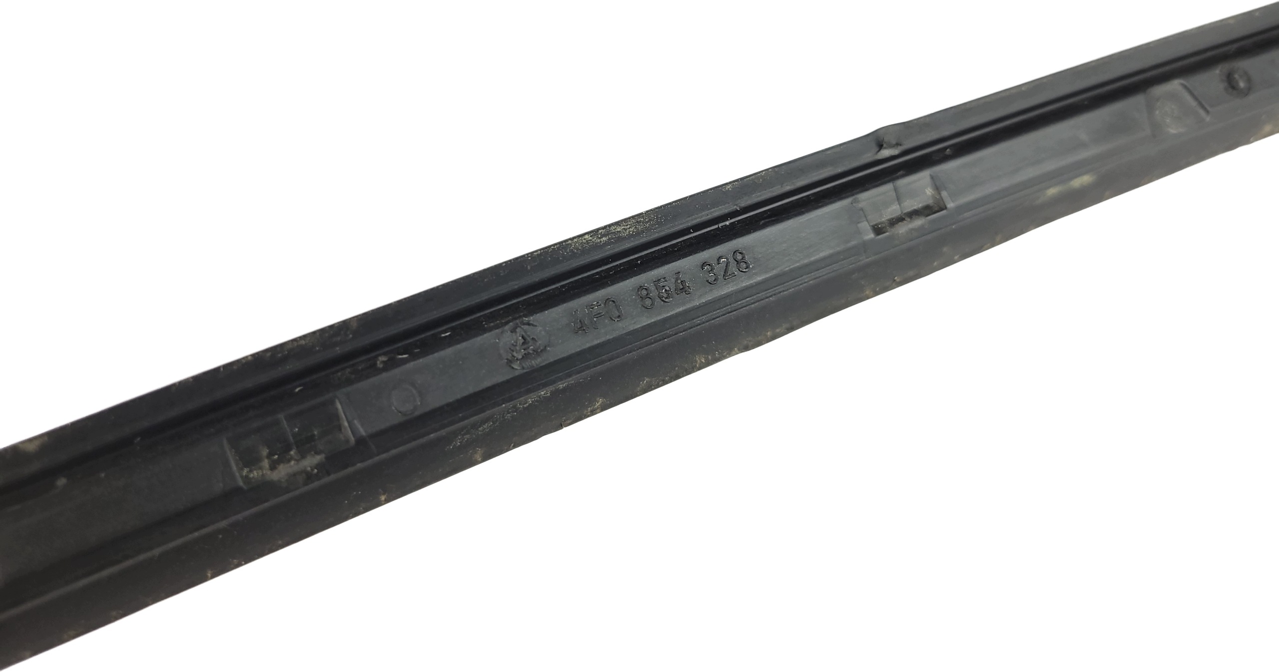 AUDI A6 C6 LIFT lišta okna čelního pravá přední předek 4F0854328