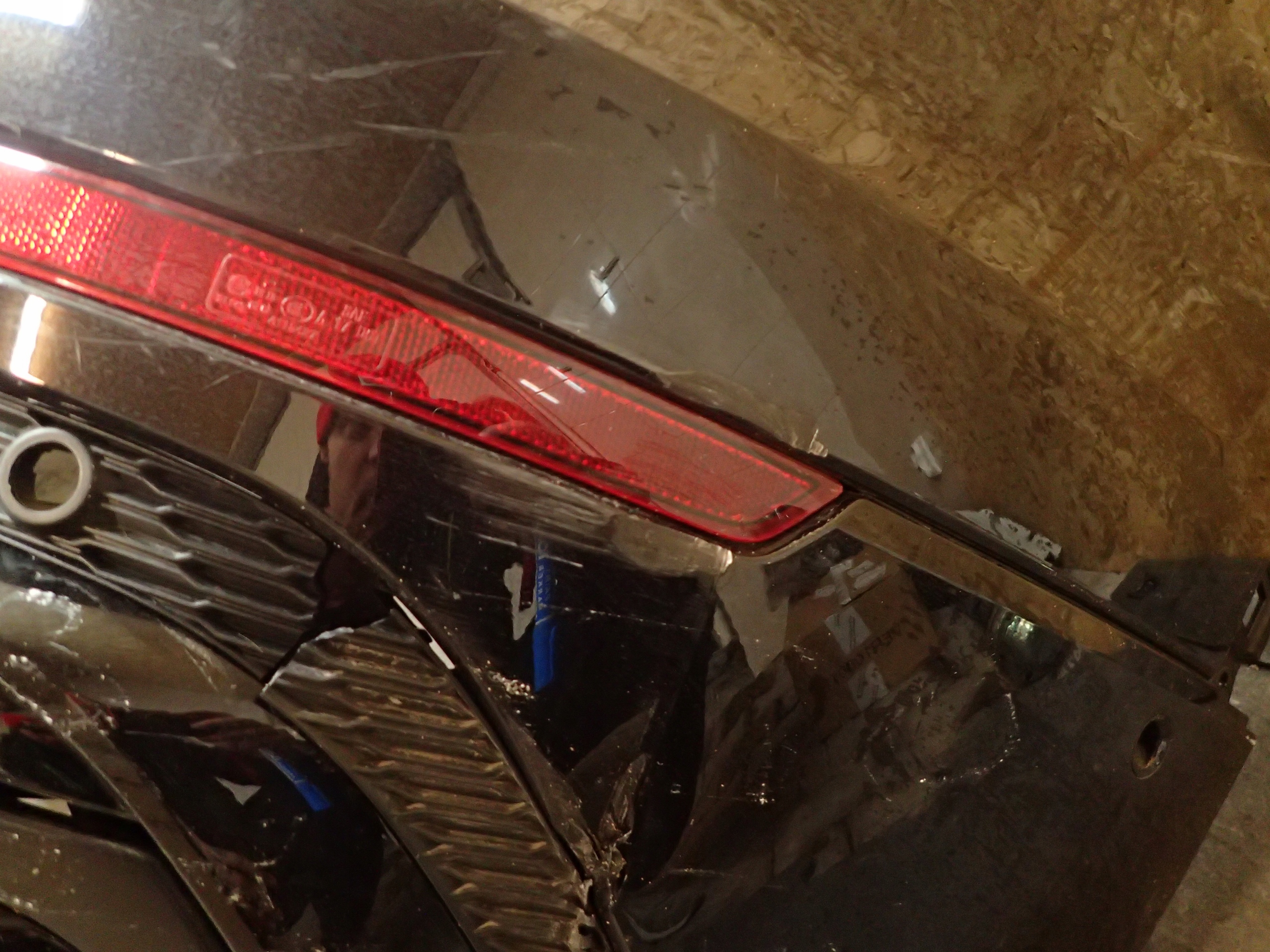 ZDERZAK TYŁ AUDI Q8 S LINE 4M8 Strona zabudowy tył