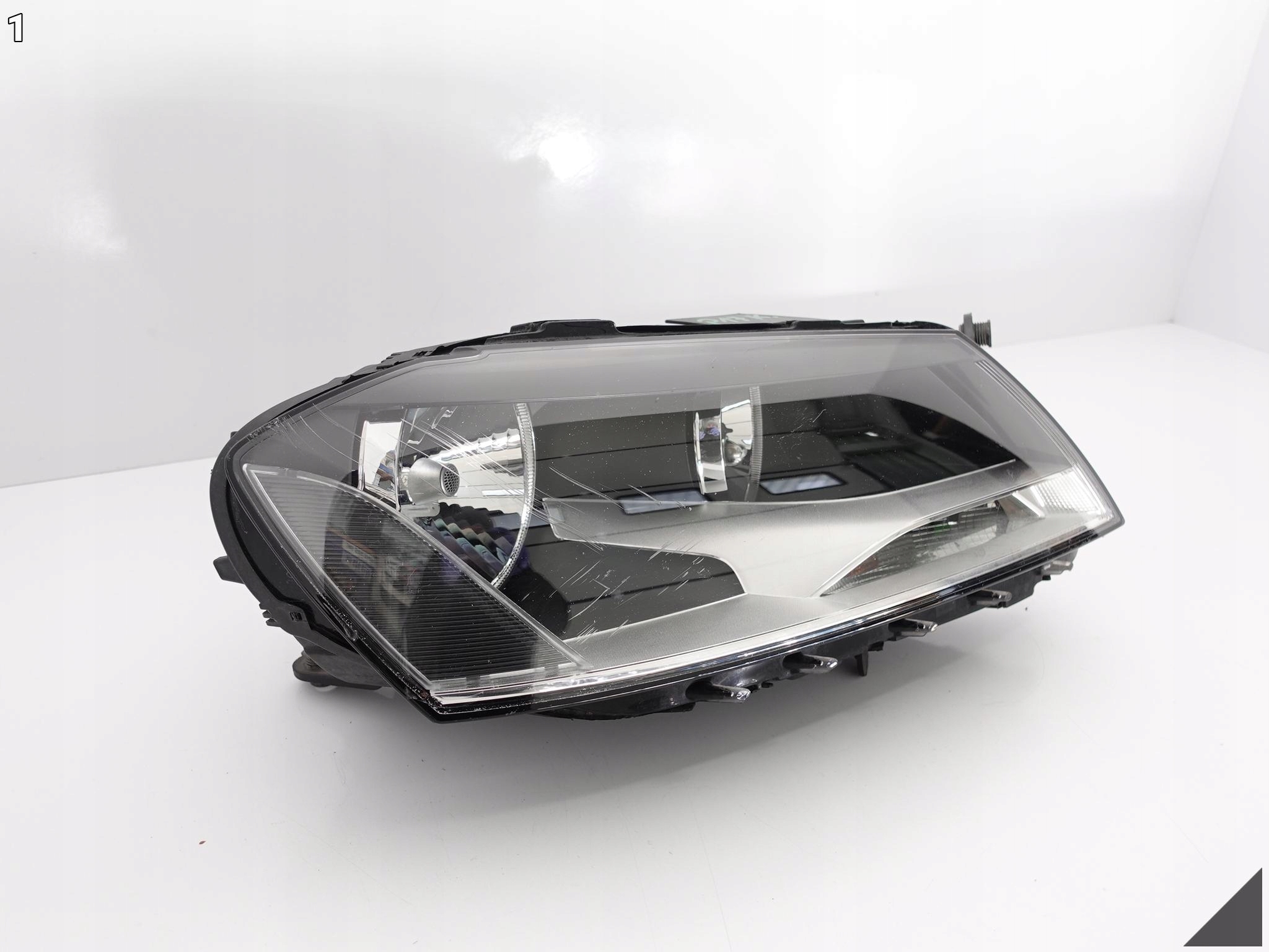 VW PASSAT 3AB B7 10-15 light ZWYKLA right EU