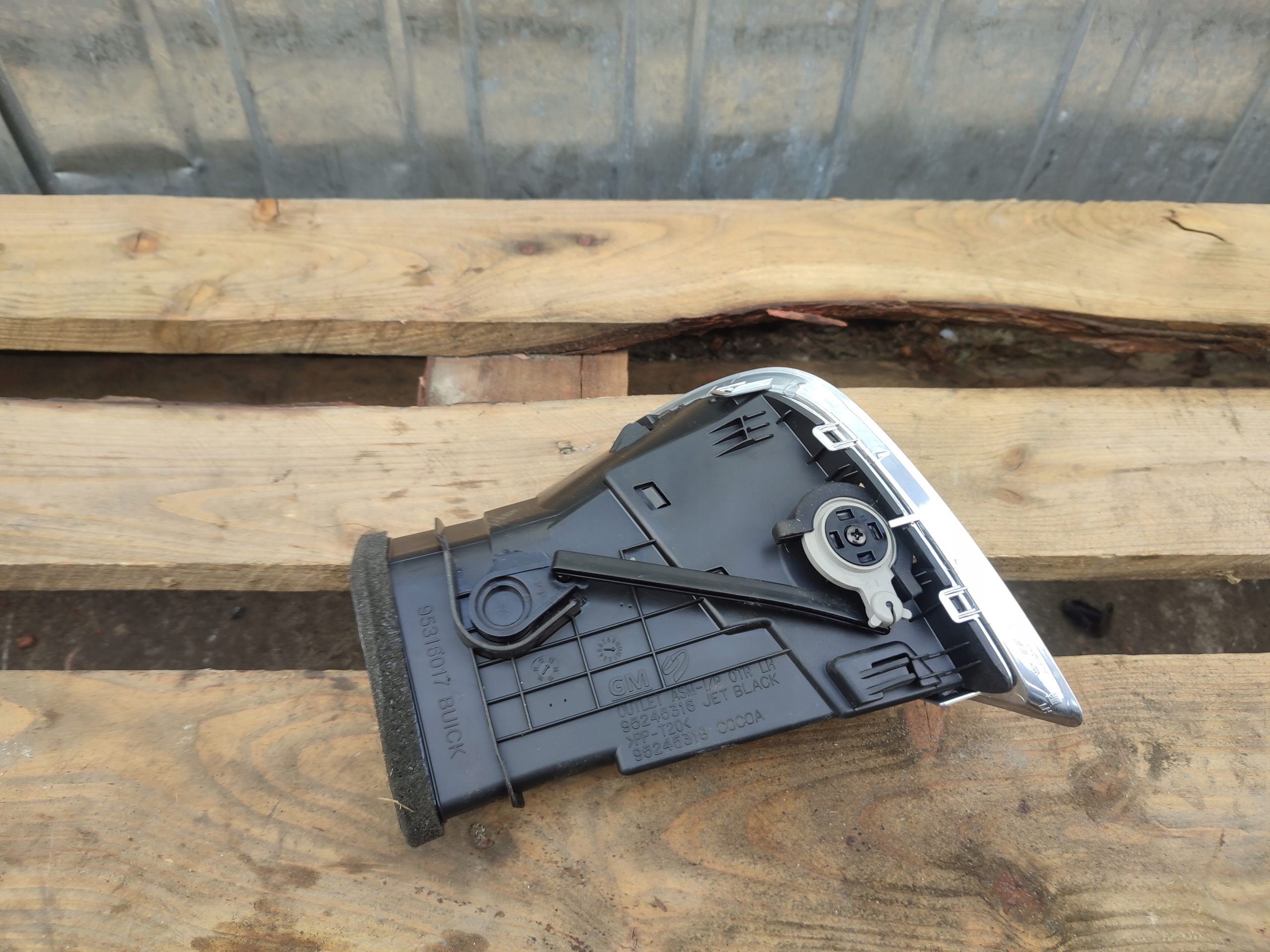 grid air conditioning devices left Opel Mokka 12-17r 95245316