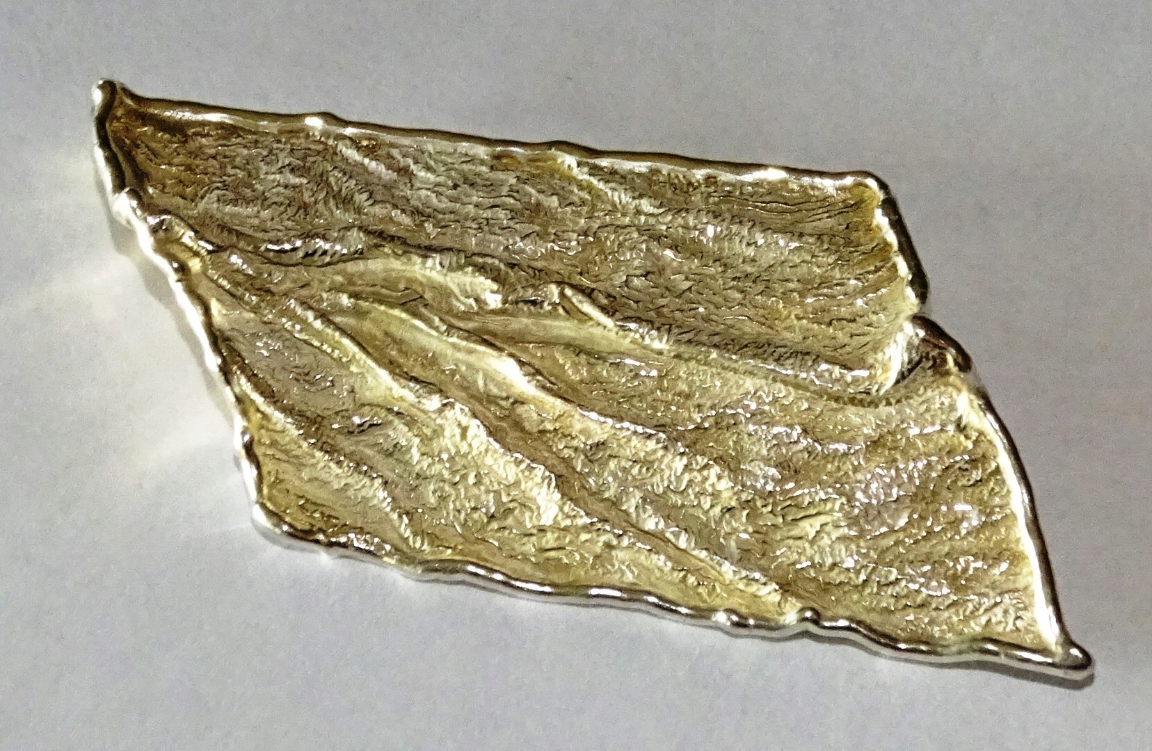 Srebro ! Ciekawa broszka design