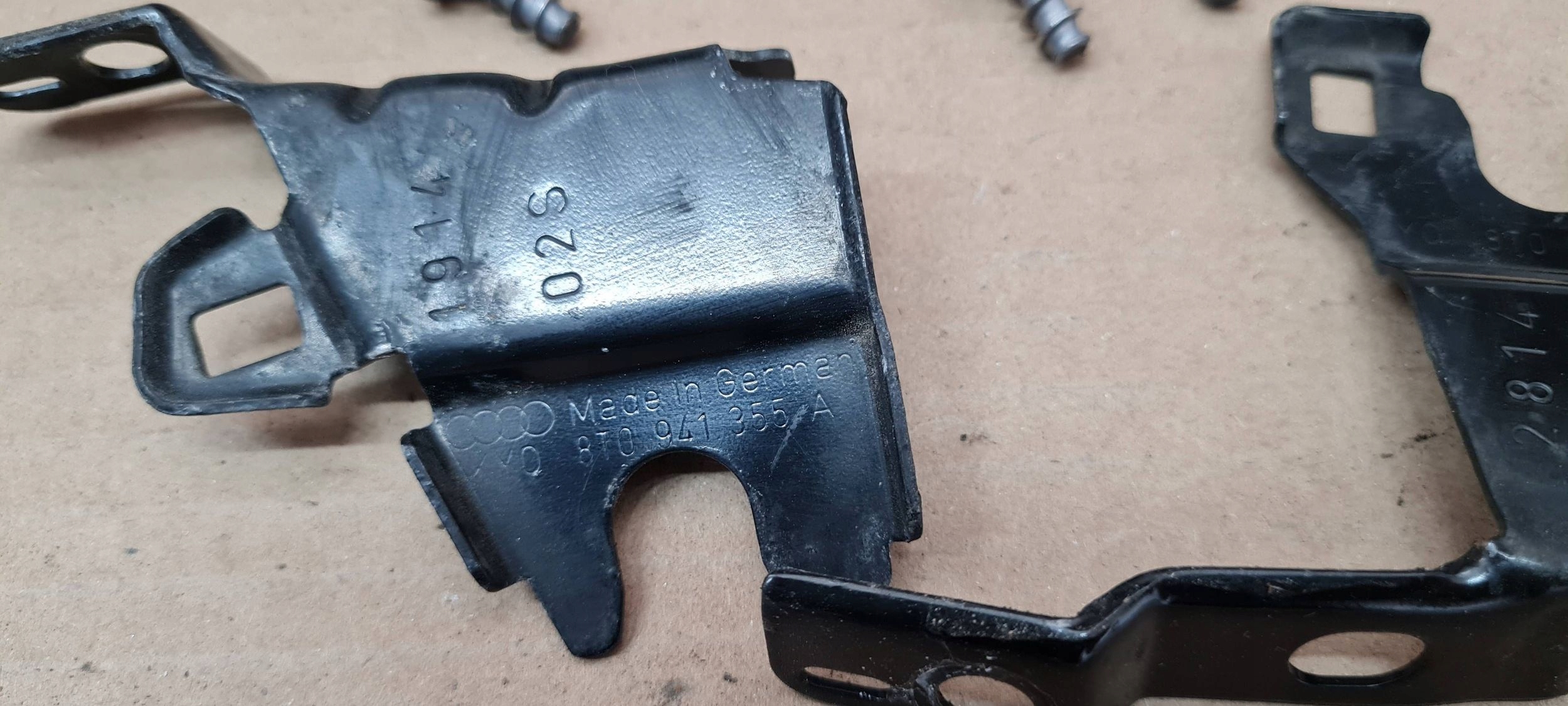 A5 8T LIFT bracket holder lights supports left right KOMPLET A4 B8