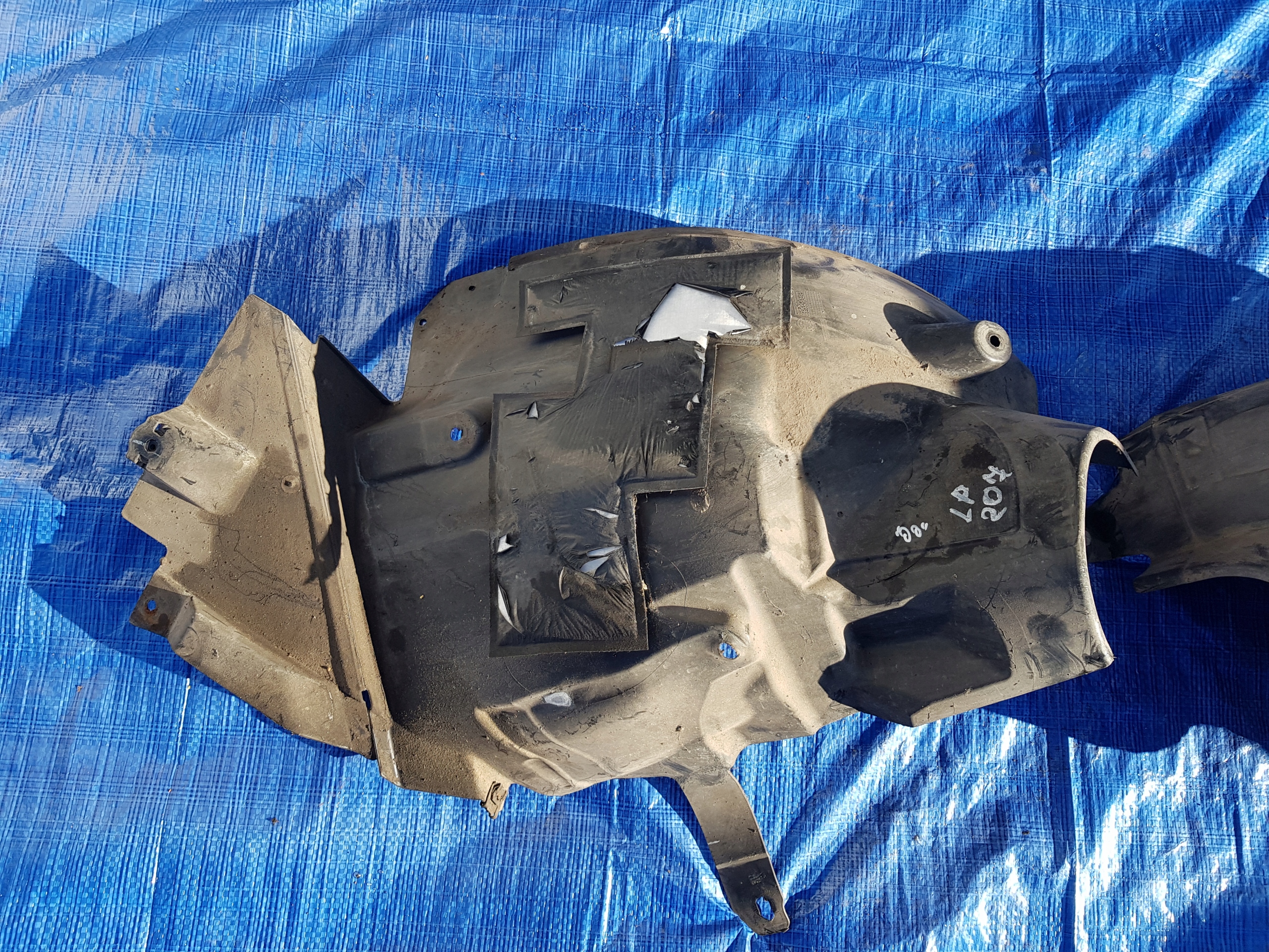 complete mudguard left front MERCEDES W207 2076901830 2076901330