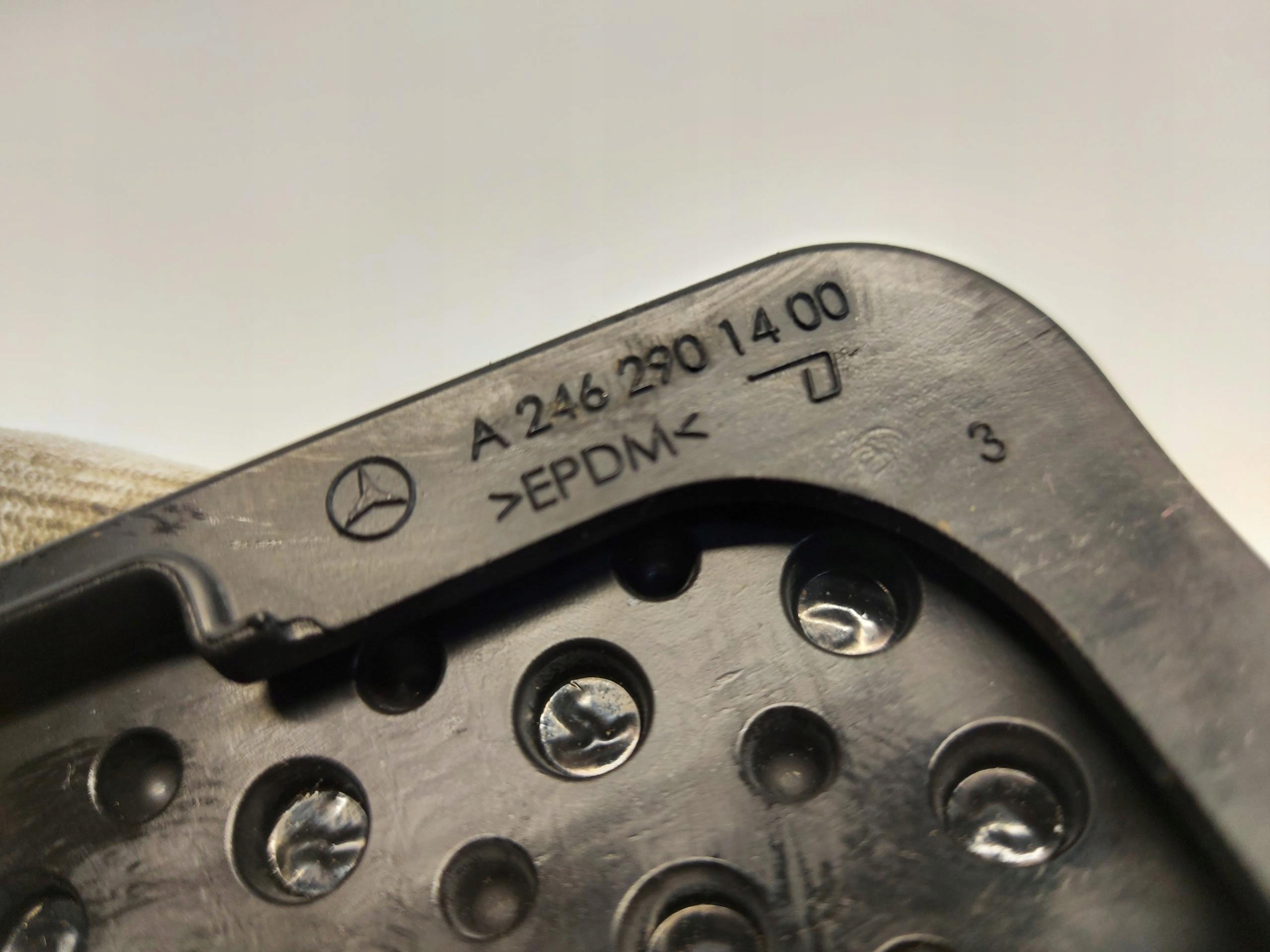 Mercedes EQA 250+ W243 Couverture pour PEDAL A2462901400