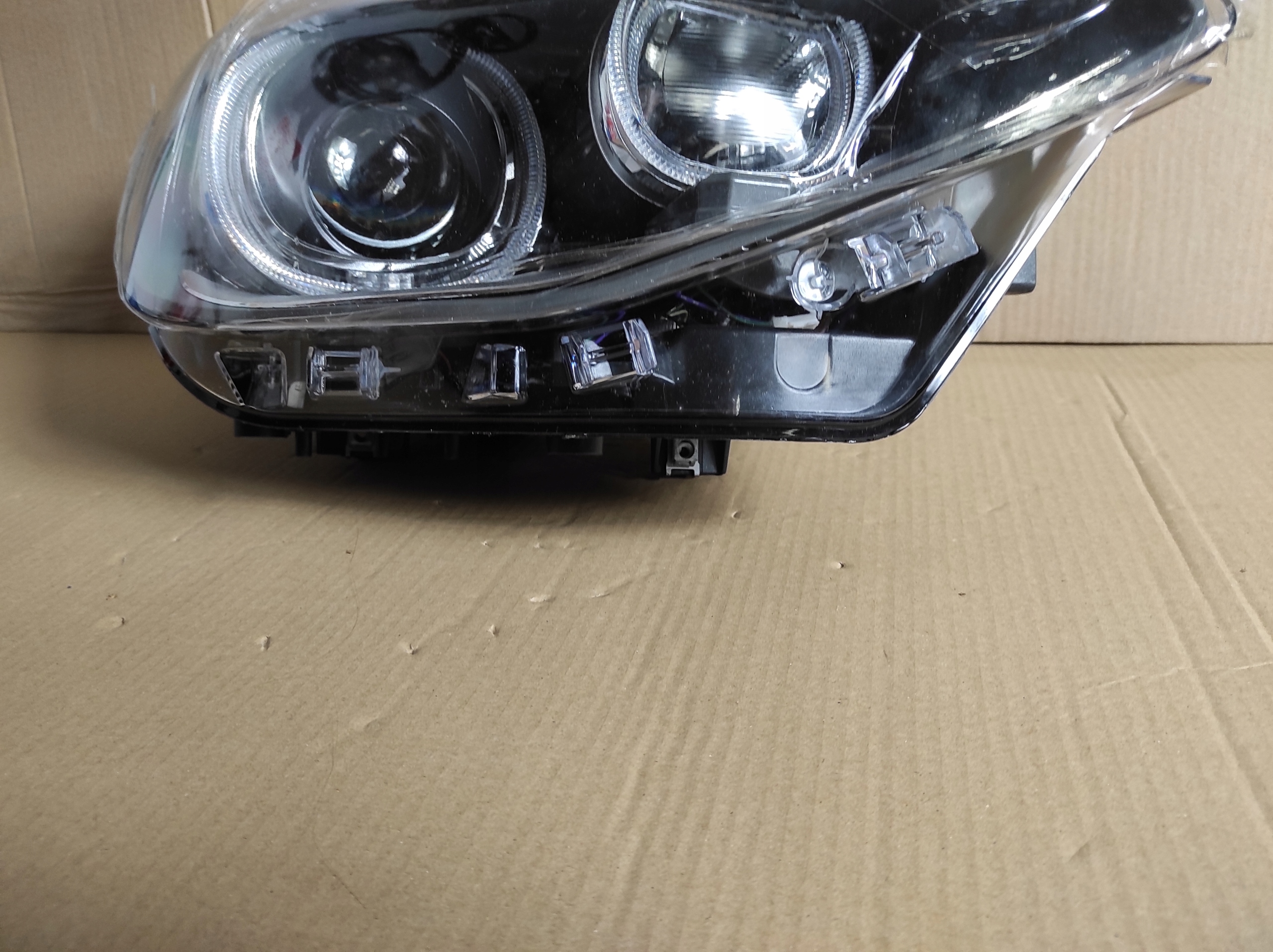 light reflektor glowny right front right front BMW F20 Xenon led 11-15