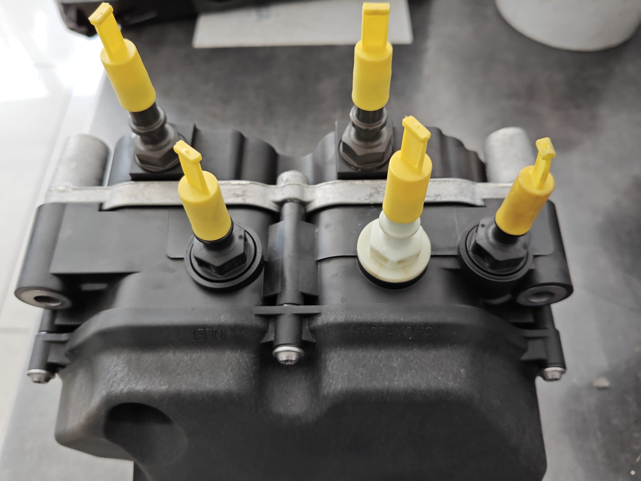 【あ】 43 1/3 BUTY MĘSKIE ADIDAS ZX 8000 EG8784 AQUA – 3372406