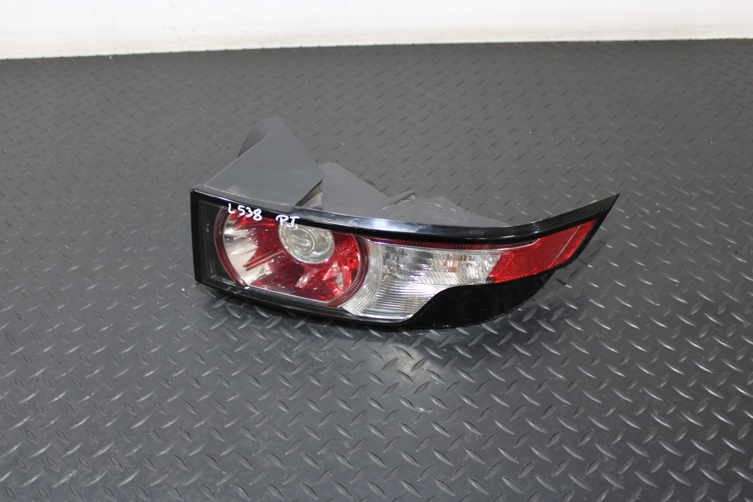 LAMPA PRAWY TYŁ LAND ROVER EVOQUE L538