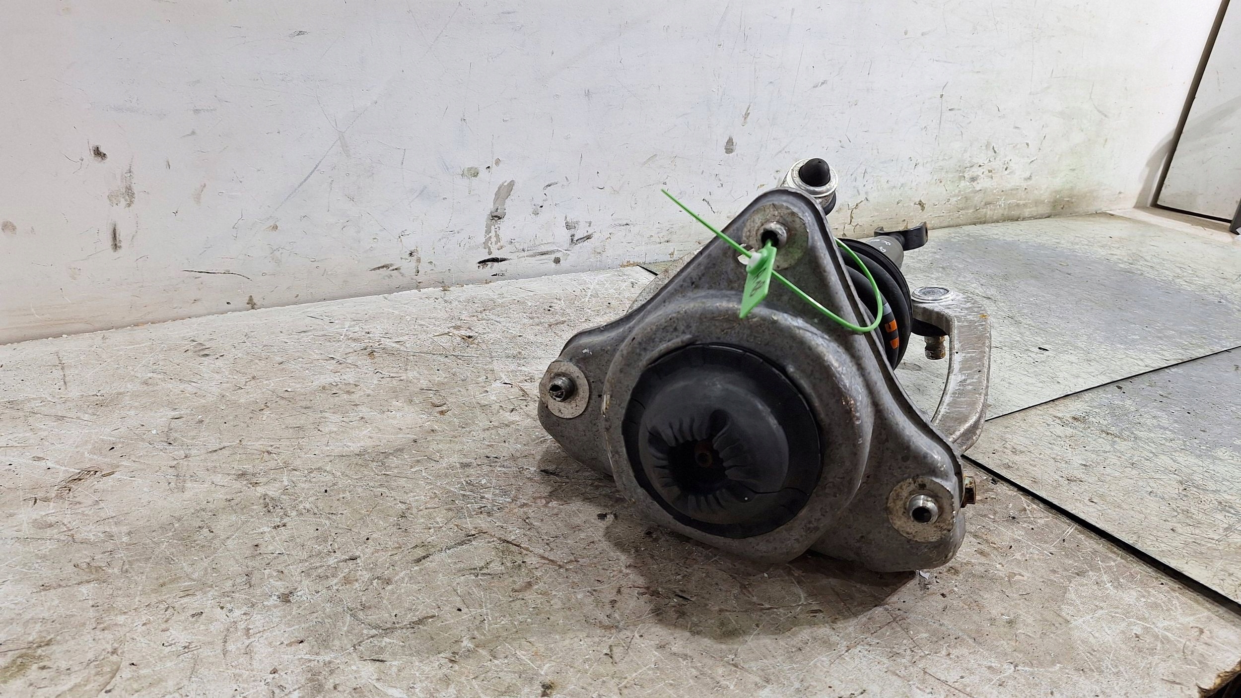 Stoßdämpfer links vorne Querlenker KPL 4F0413031AM AUDI A6 C6 3.0 TDI 04-11
