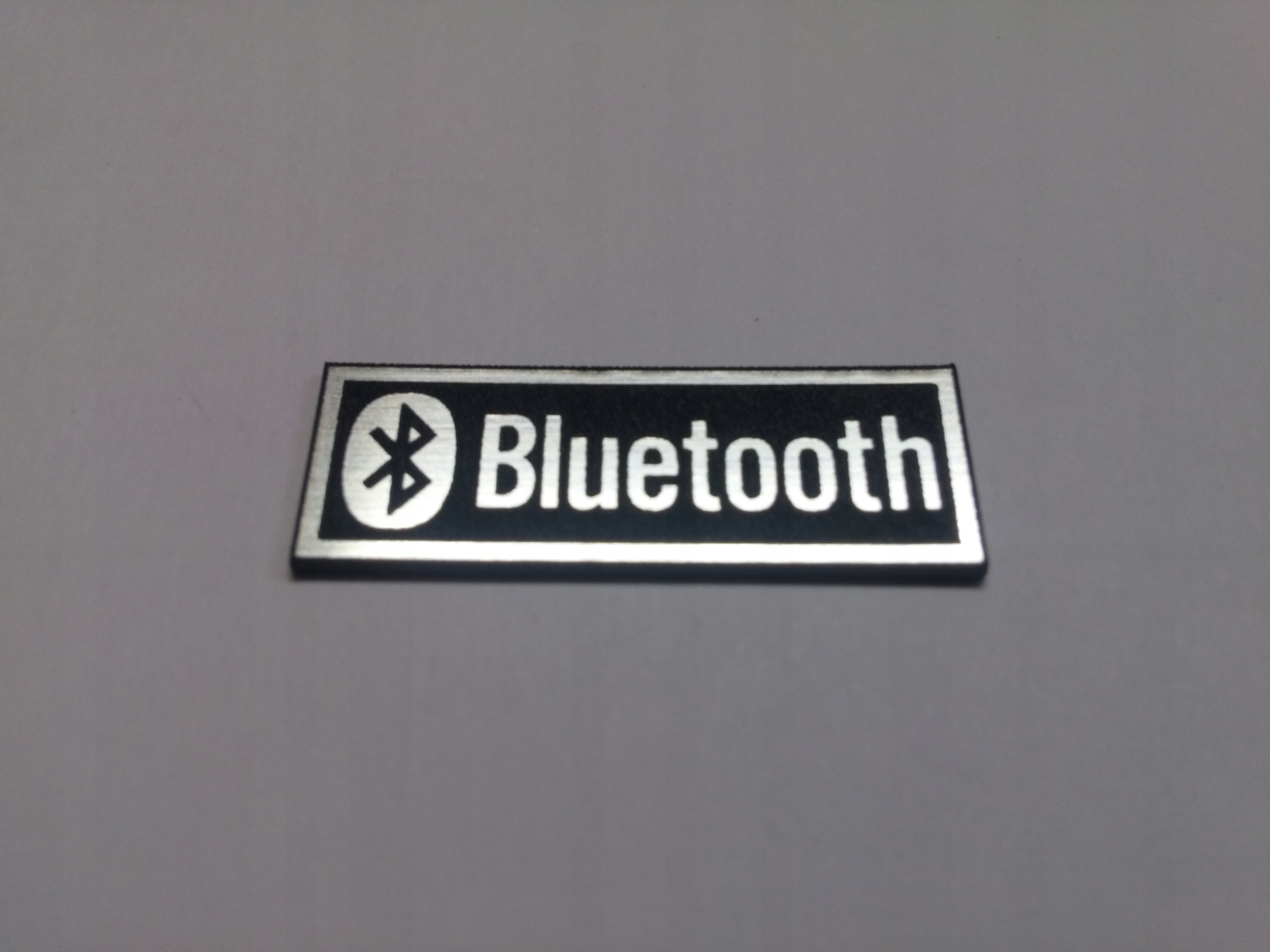 

Bluetooth naklejka emblemat 33 x 12 mm*SREBRNA
