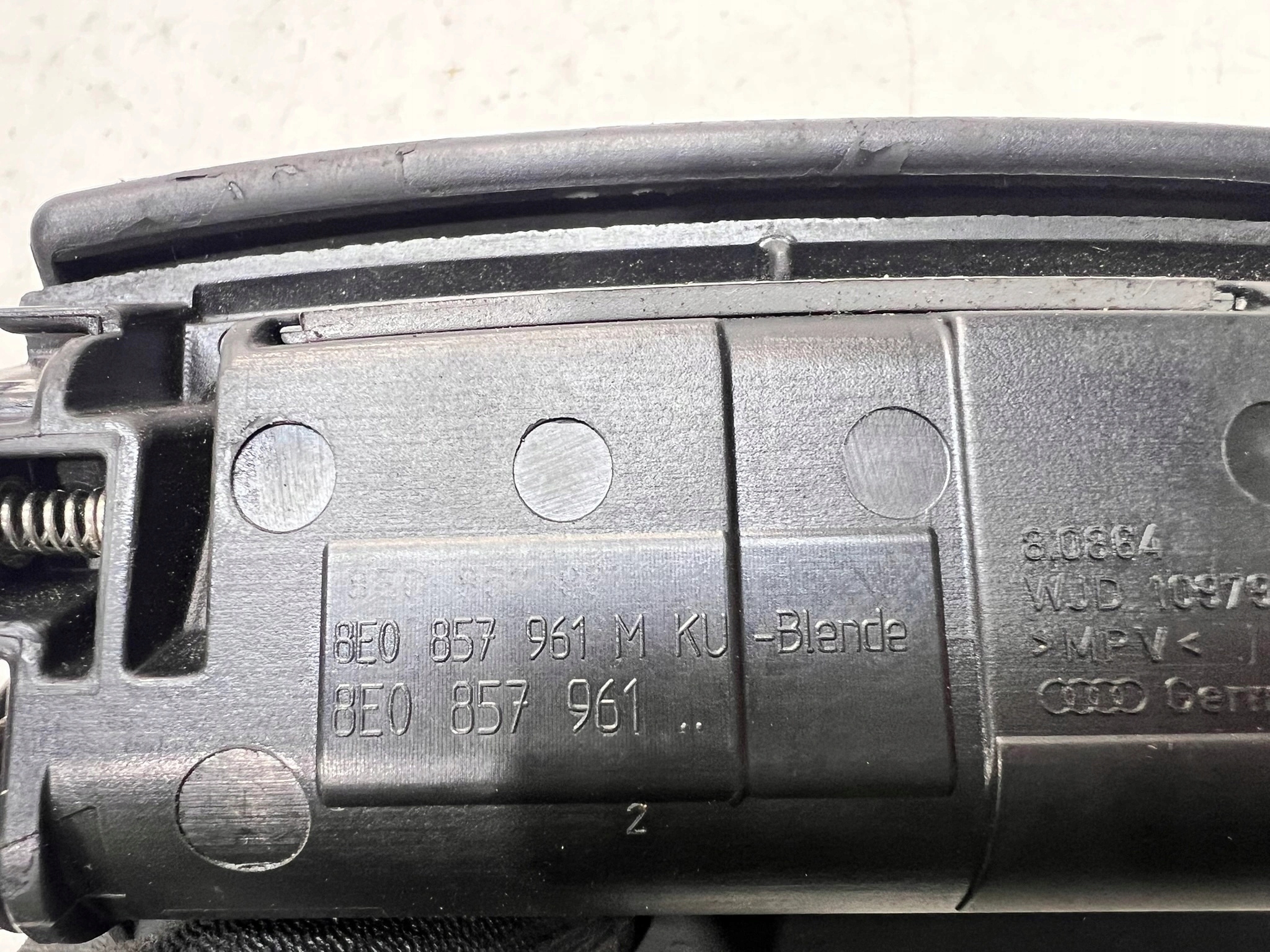 ashtray passenger compartment rear part black AUDI A4 B7 8E0857961M