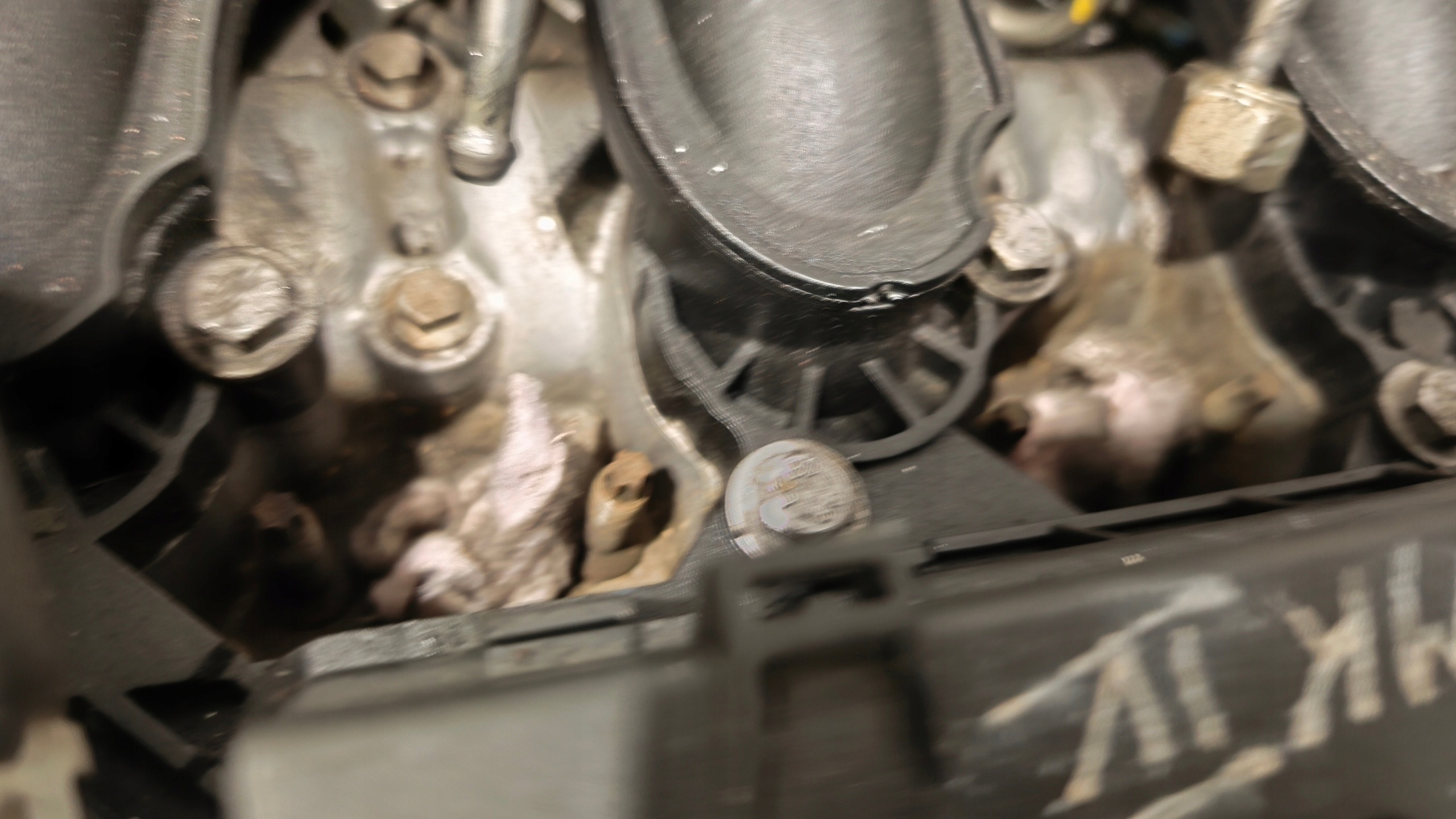 FORD MONDEO MK4 2.0 TDCI 140 KM engine pillar D4204T