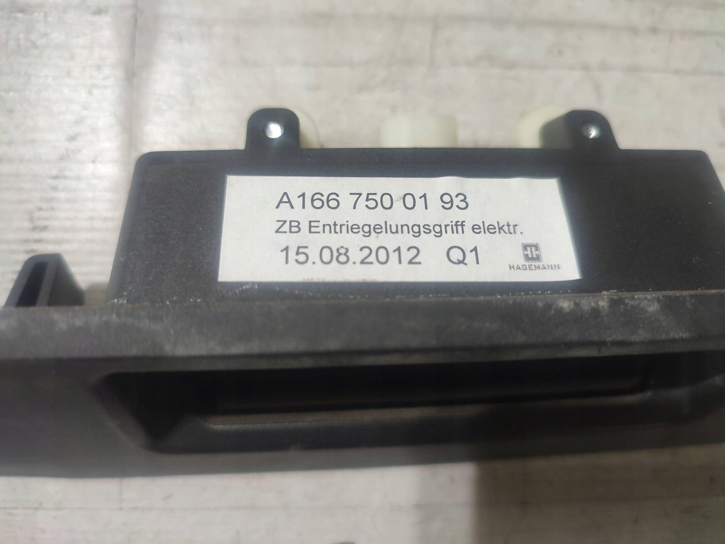 Mercedes-Benz GLK (X204) 2013 handle / bracket of rear bonnet / boot