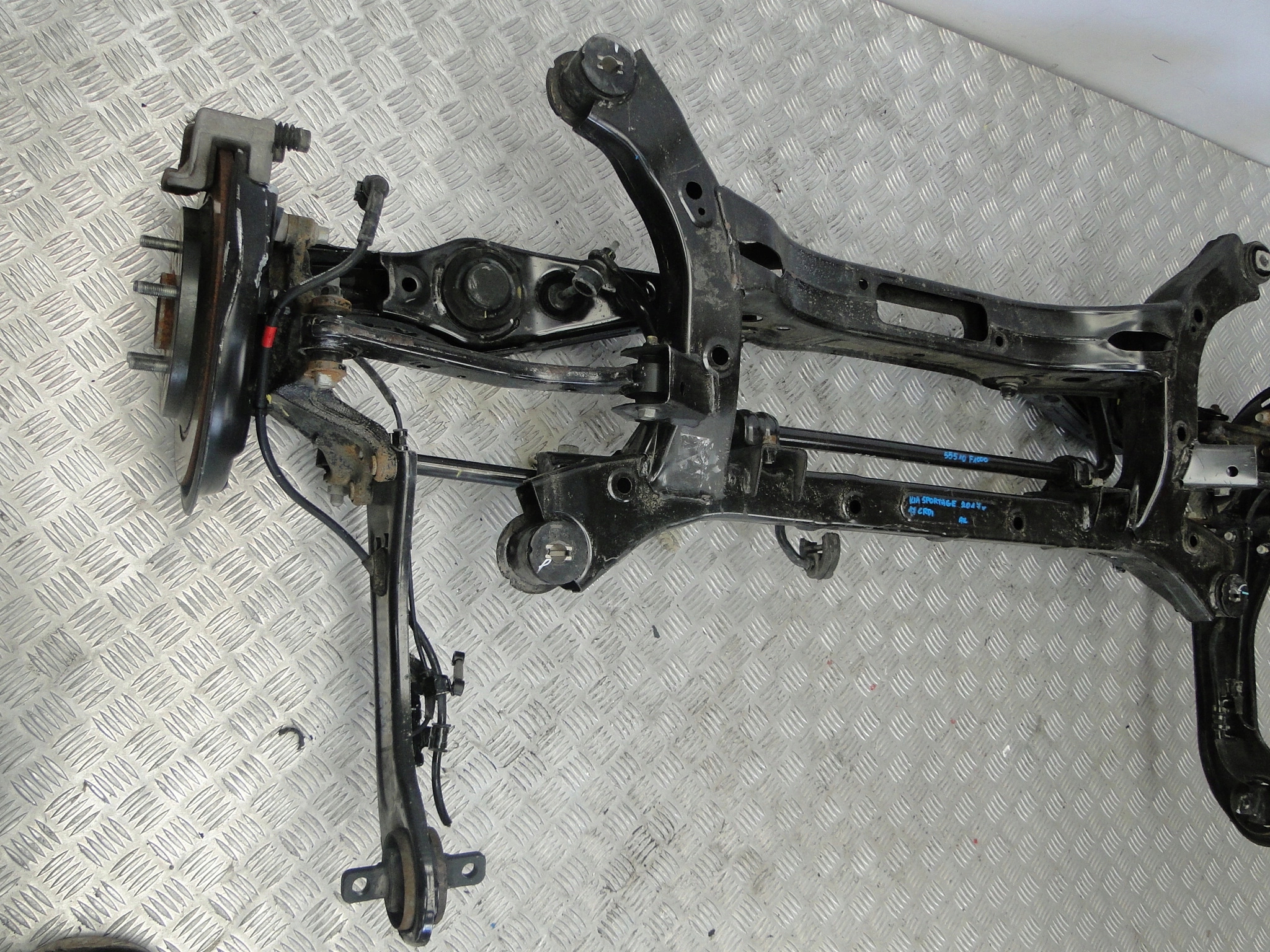 ZAWIESZENIE SANKI BELKA TYLNA TYŁ SPORTAGE IV 2WD Numer katalogowy części KIA SPORTAGE IV 18- BELKA WÓZEK SANKI TYŁ 2WD