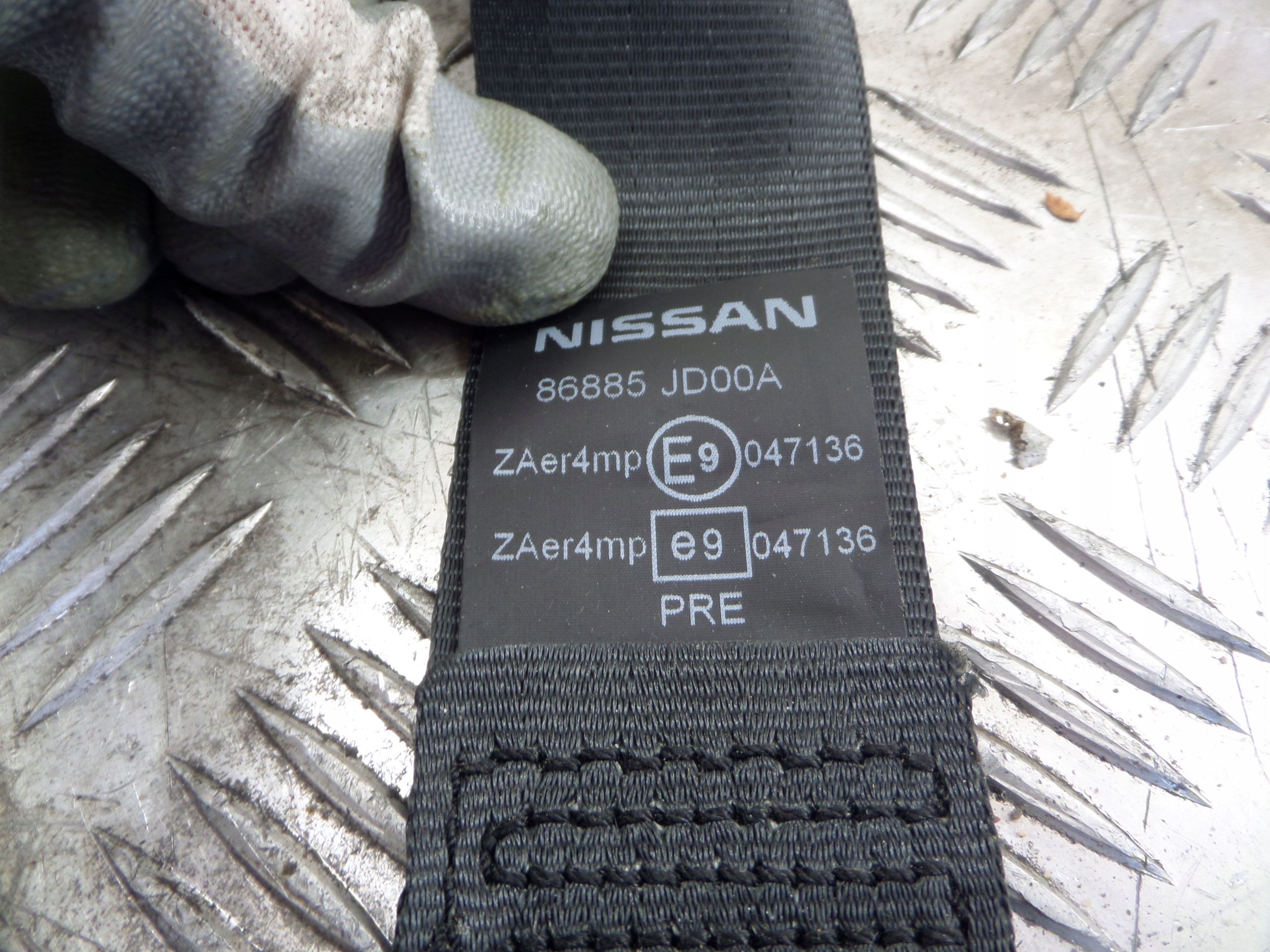 tension belt safety left front Nissan OE 86885JD00A