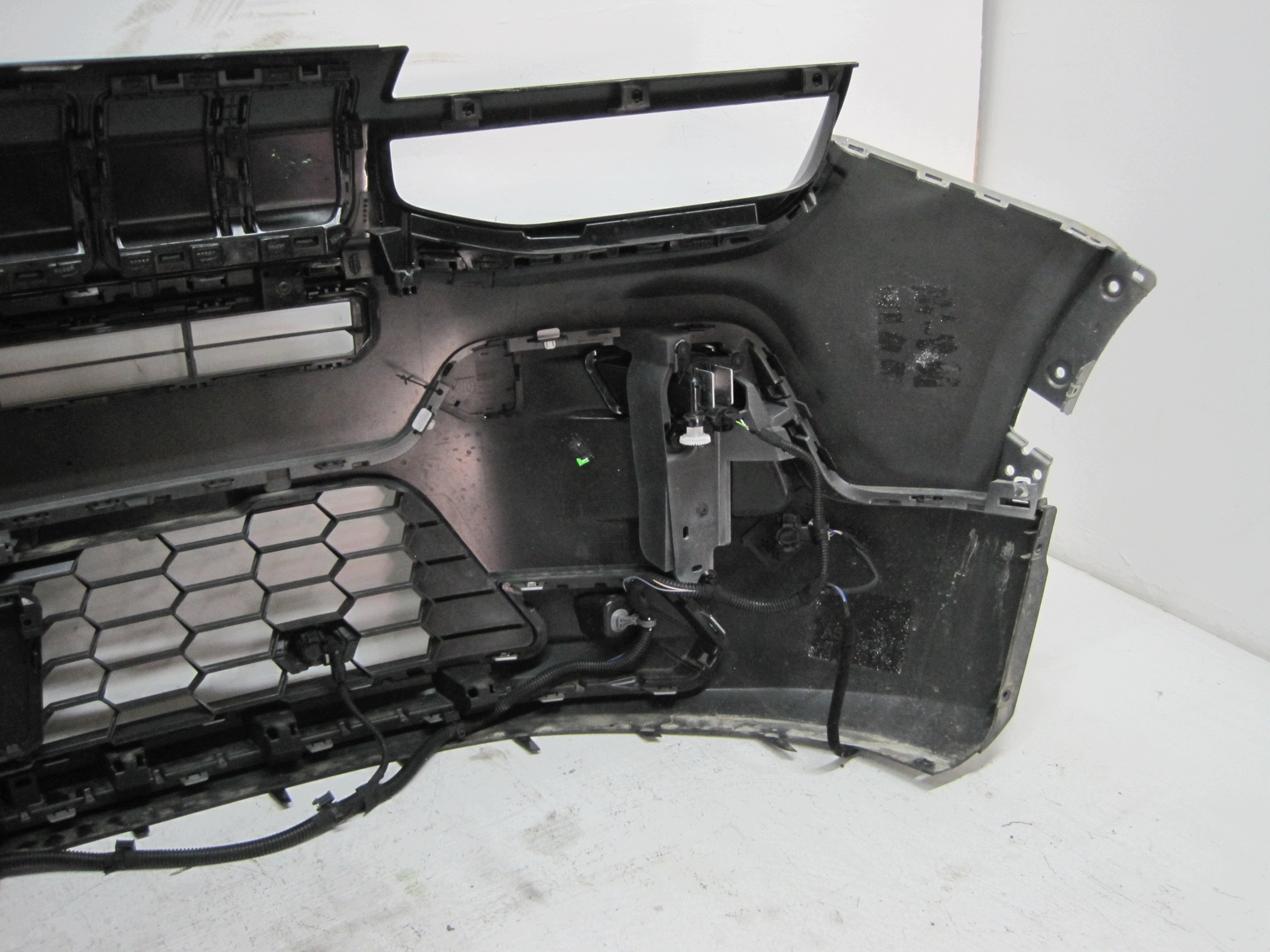 front bumper JEEP AVENGER 25R 4 PDC front
