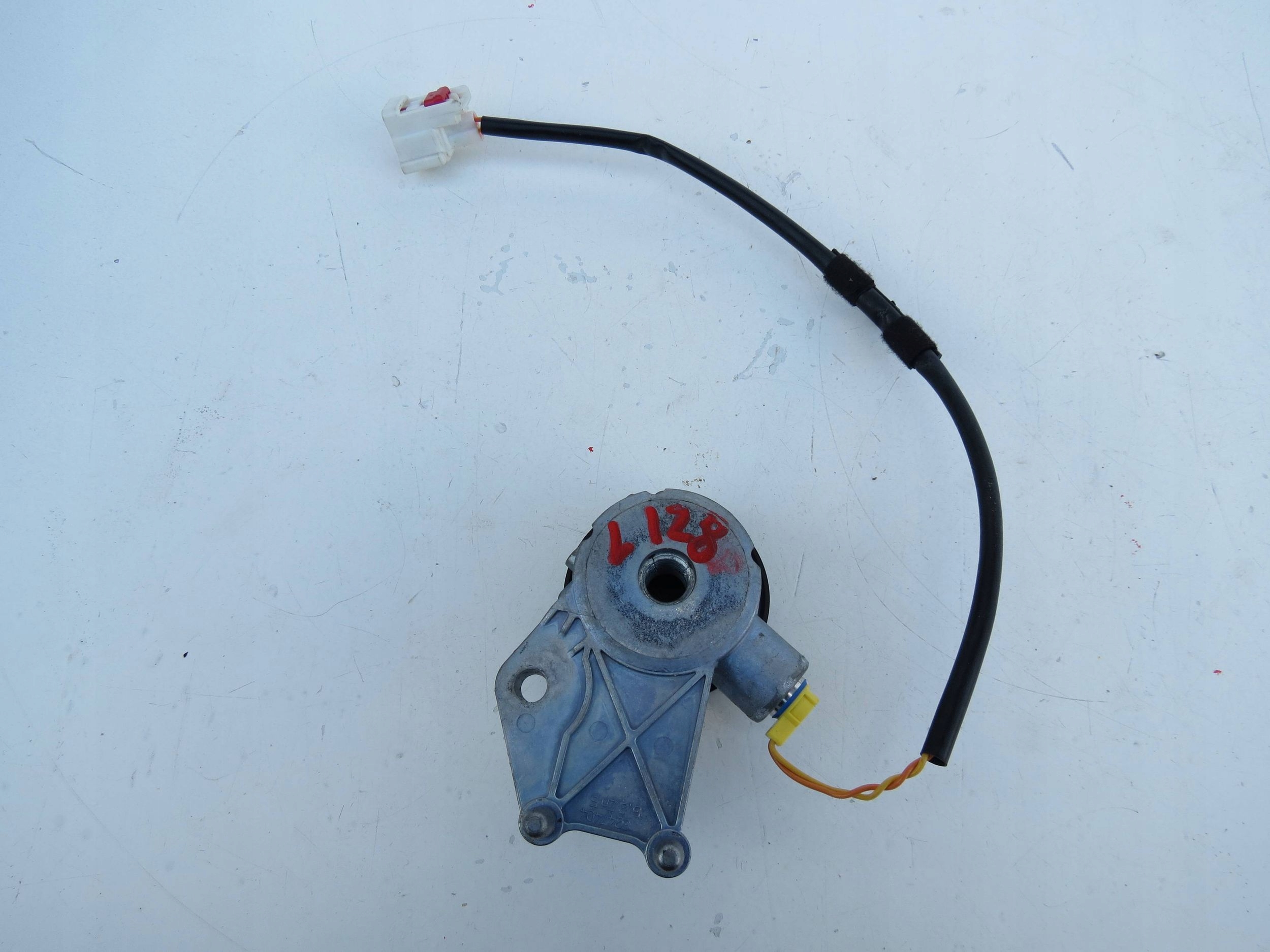 control unit module AKTYWNA screw VOLVO S90 2.0 V90 31377041 left