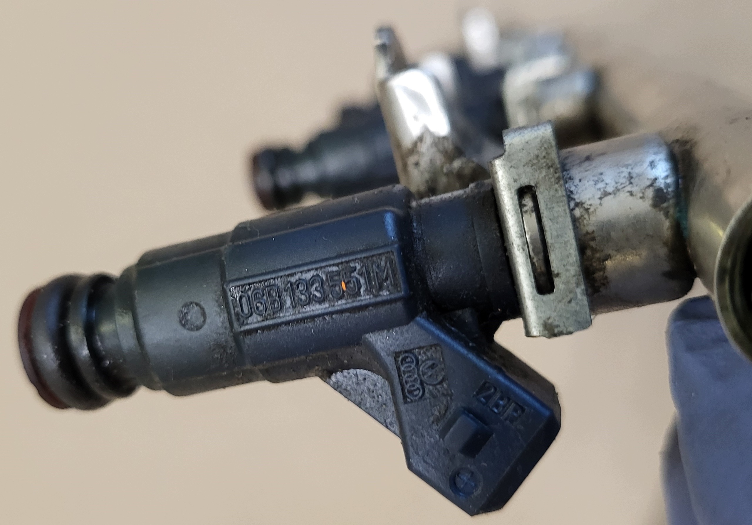 injection ramp injectors nozzles spoiler AUDI A4 B6 B7 1.8T OE