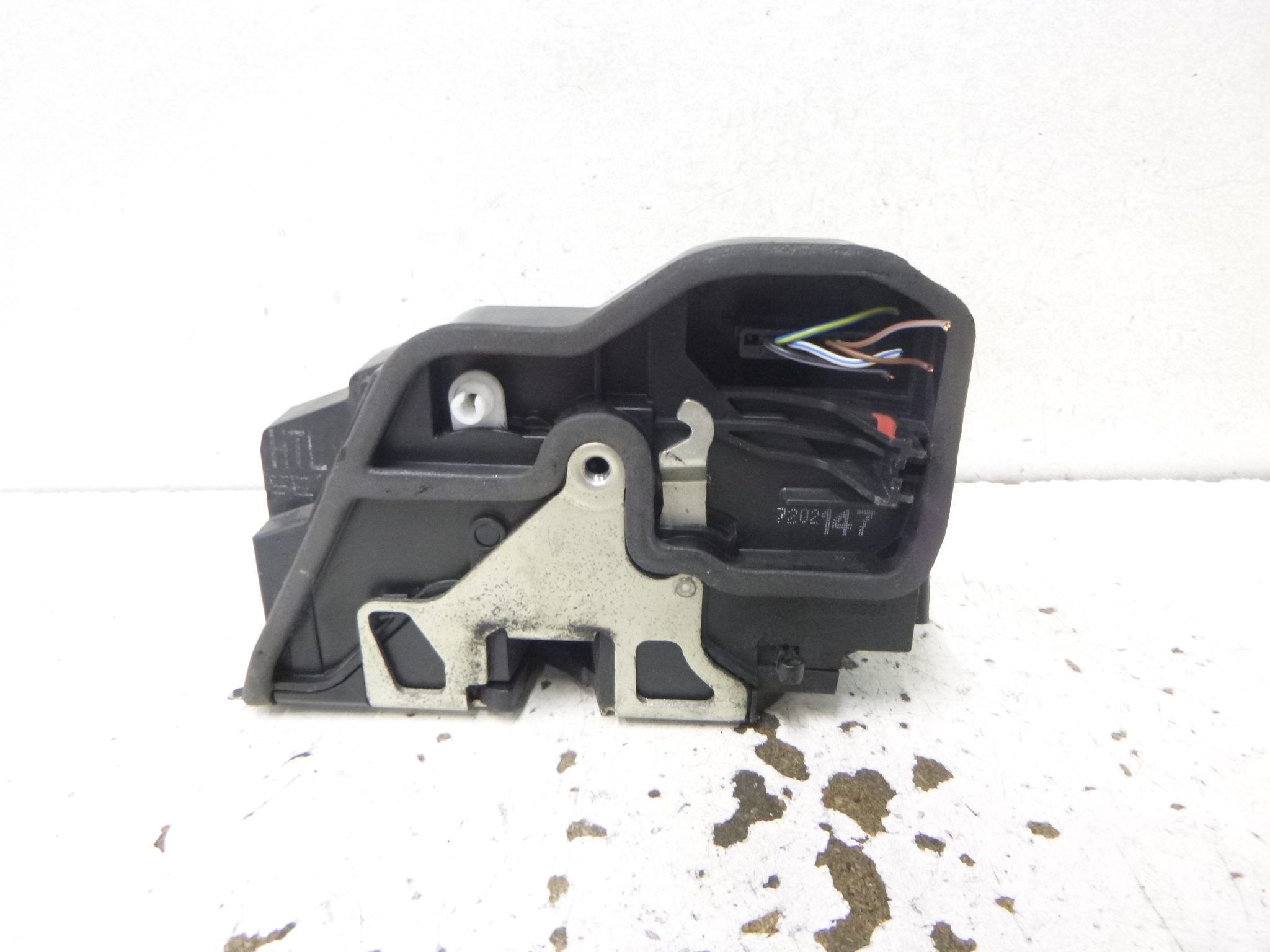 lock door rear part left BMW X3 E83 2008r. 7202147