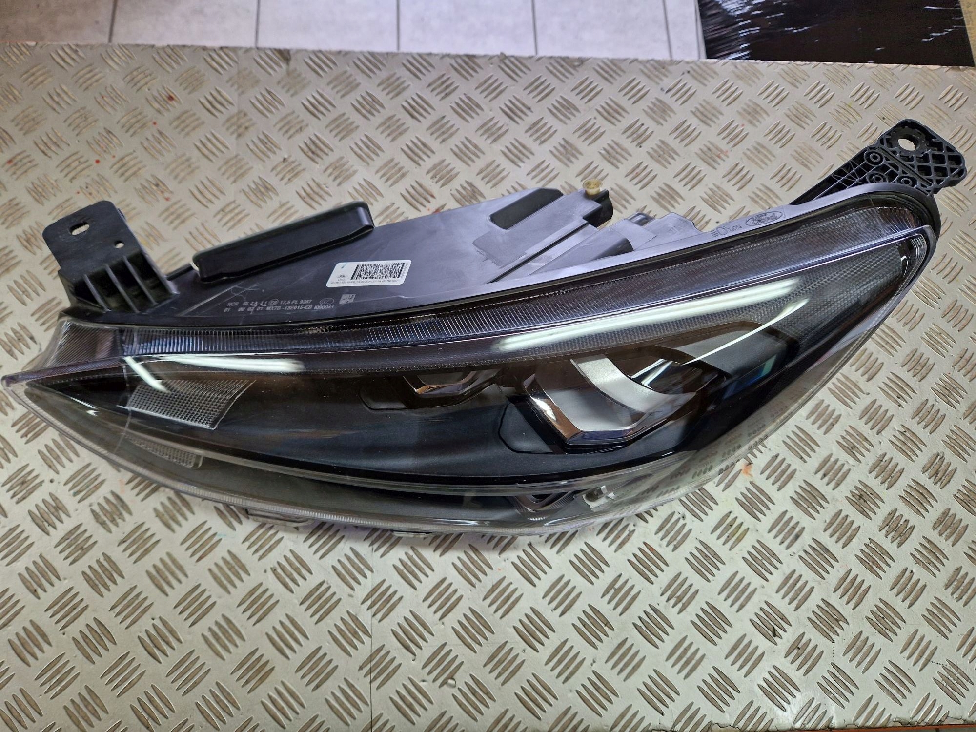 light left front FULL LED FORD FOCUS IV 18R