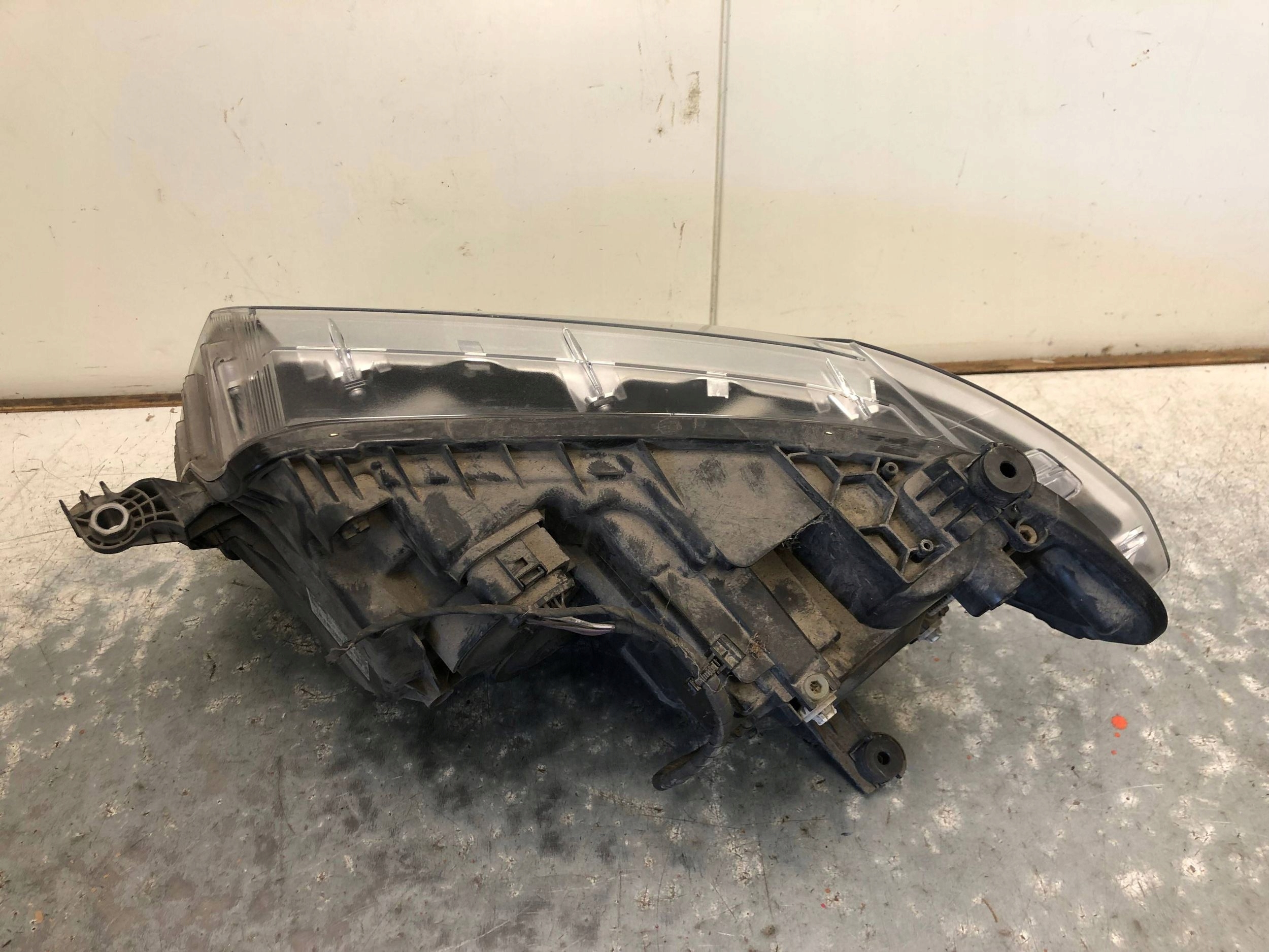 light right front VW CRAFTER II 7C MAN TGE 7C1941006 EUROPA