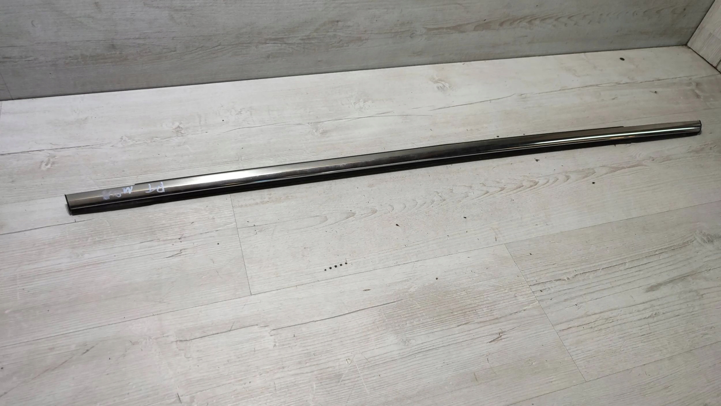 Ford Mondeo MK5 16r 2.0TDCi rear part side right moulding dust