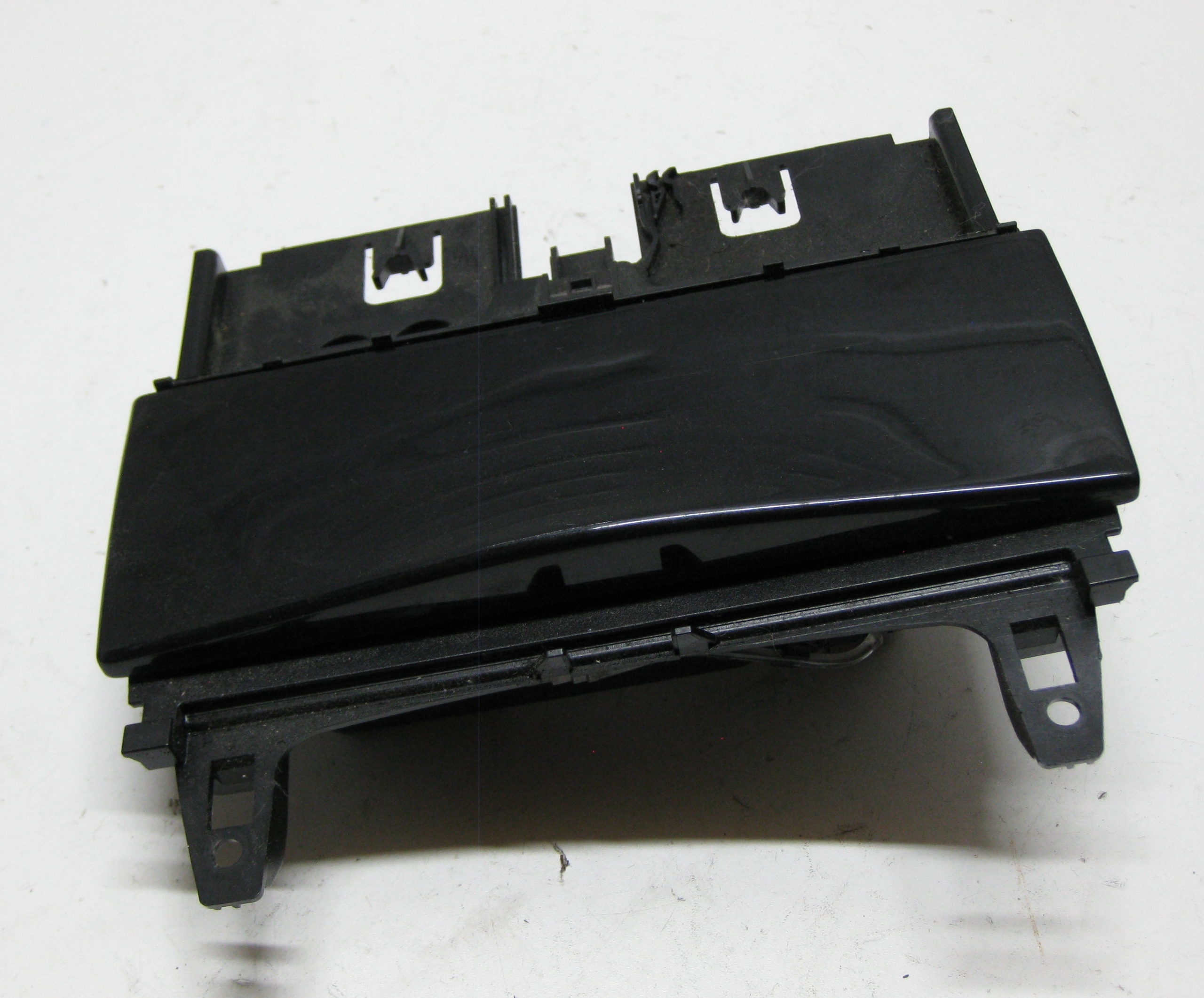 MERCEDES W212 E KLASA 11r Cendrier A2046801350