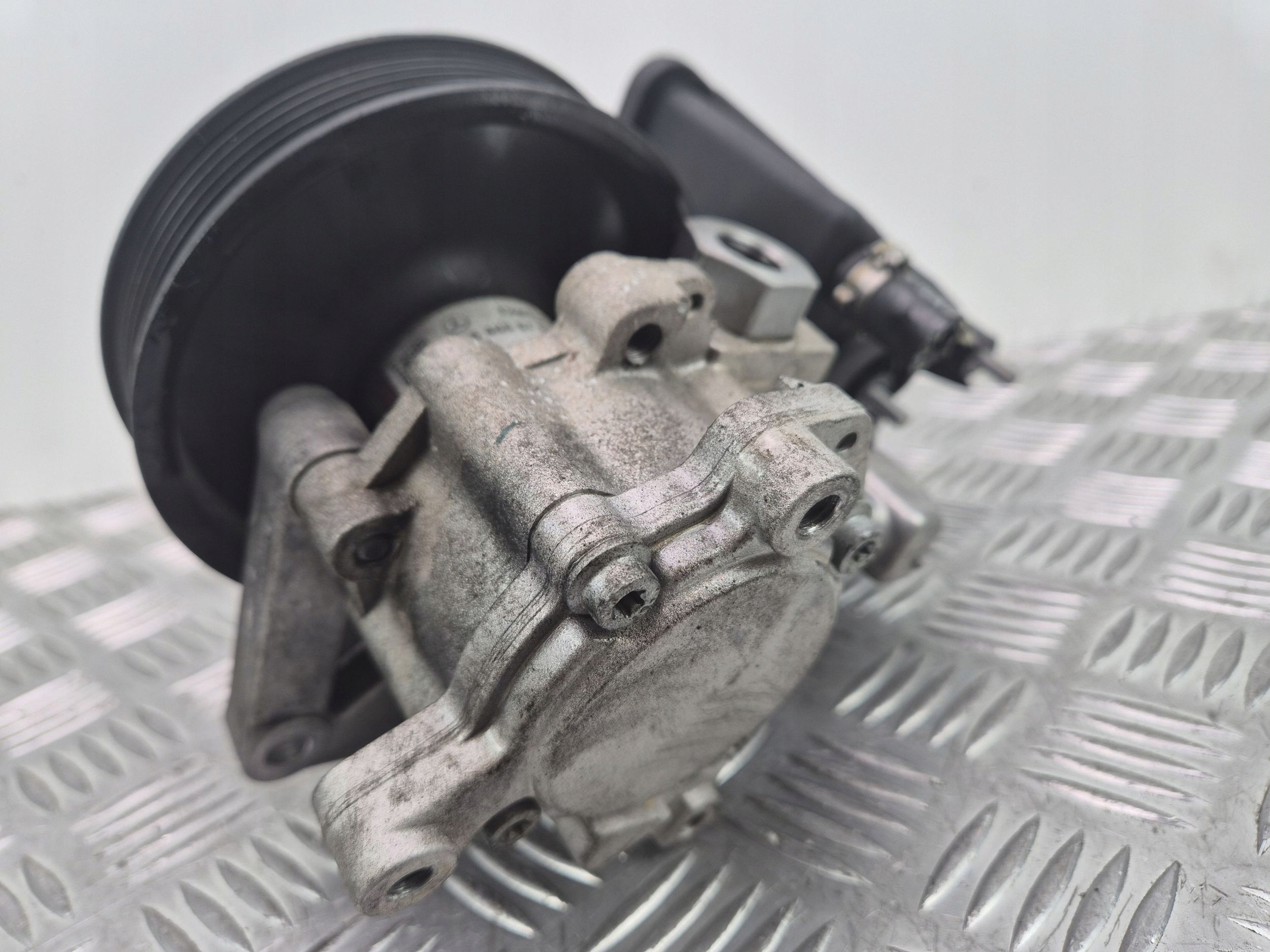 Mercedes CLK350 A209 C209 Pompa servosterzo 0054665701