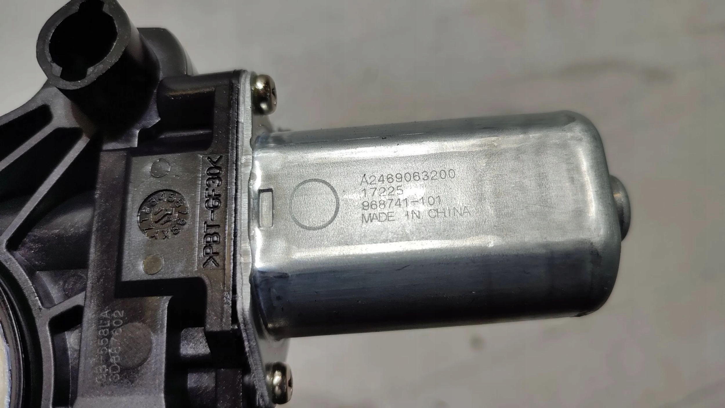 Mercedes-Benz A W176 2017 rear part side right mini motor windows
