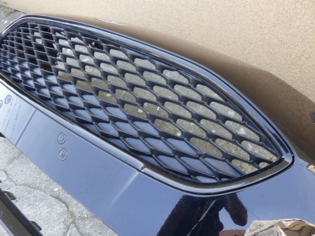 FORD FIESTA MK8 VIII 17- schwarzer grill frontstoßstange