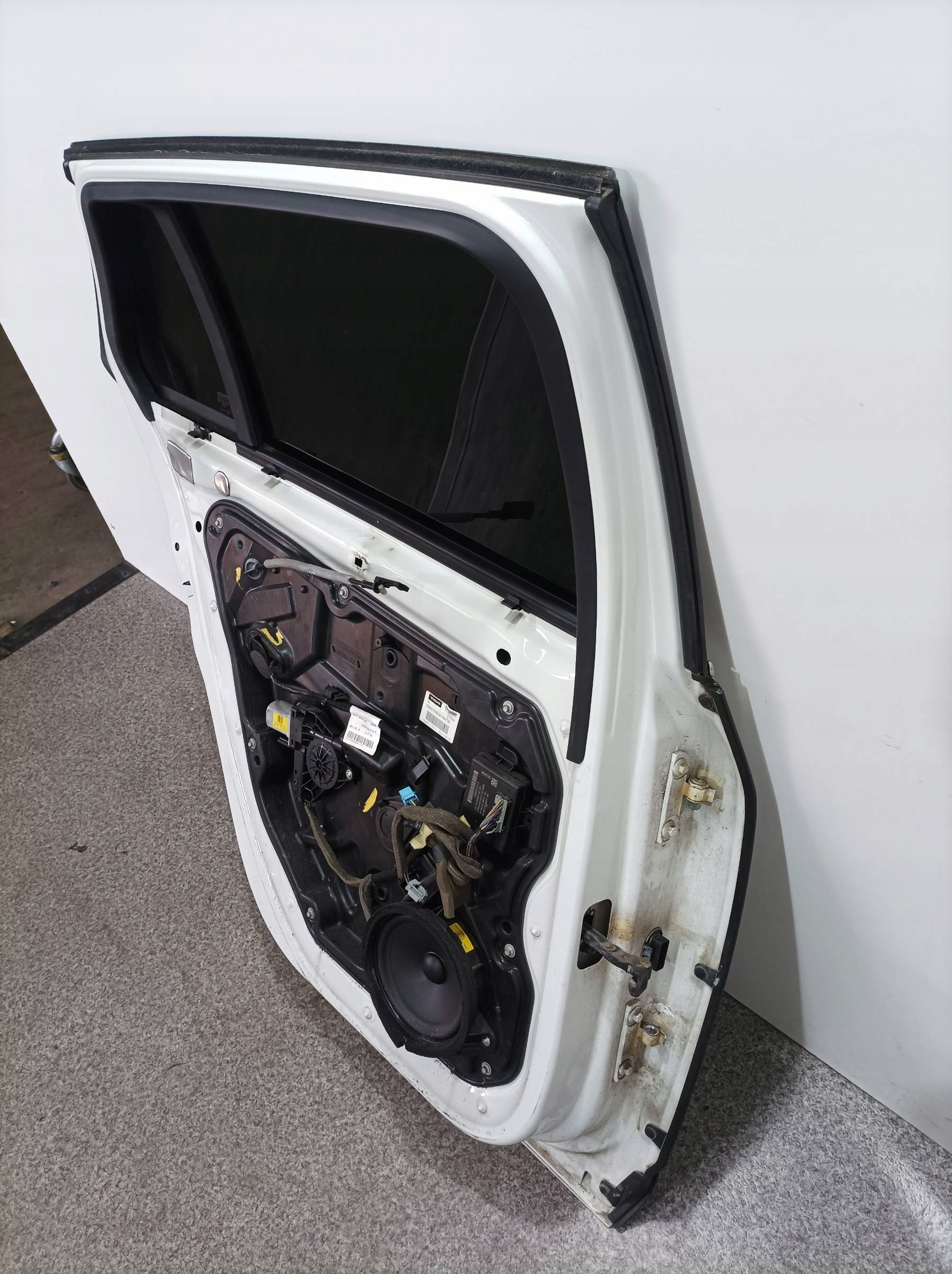 Tür links heck 614 KOMBI Volvo V60 und (2010- )