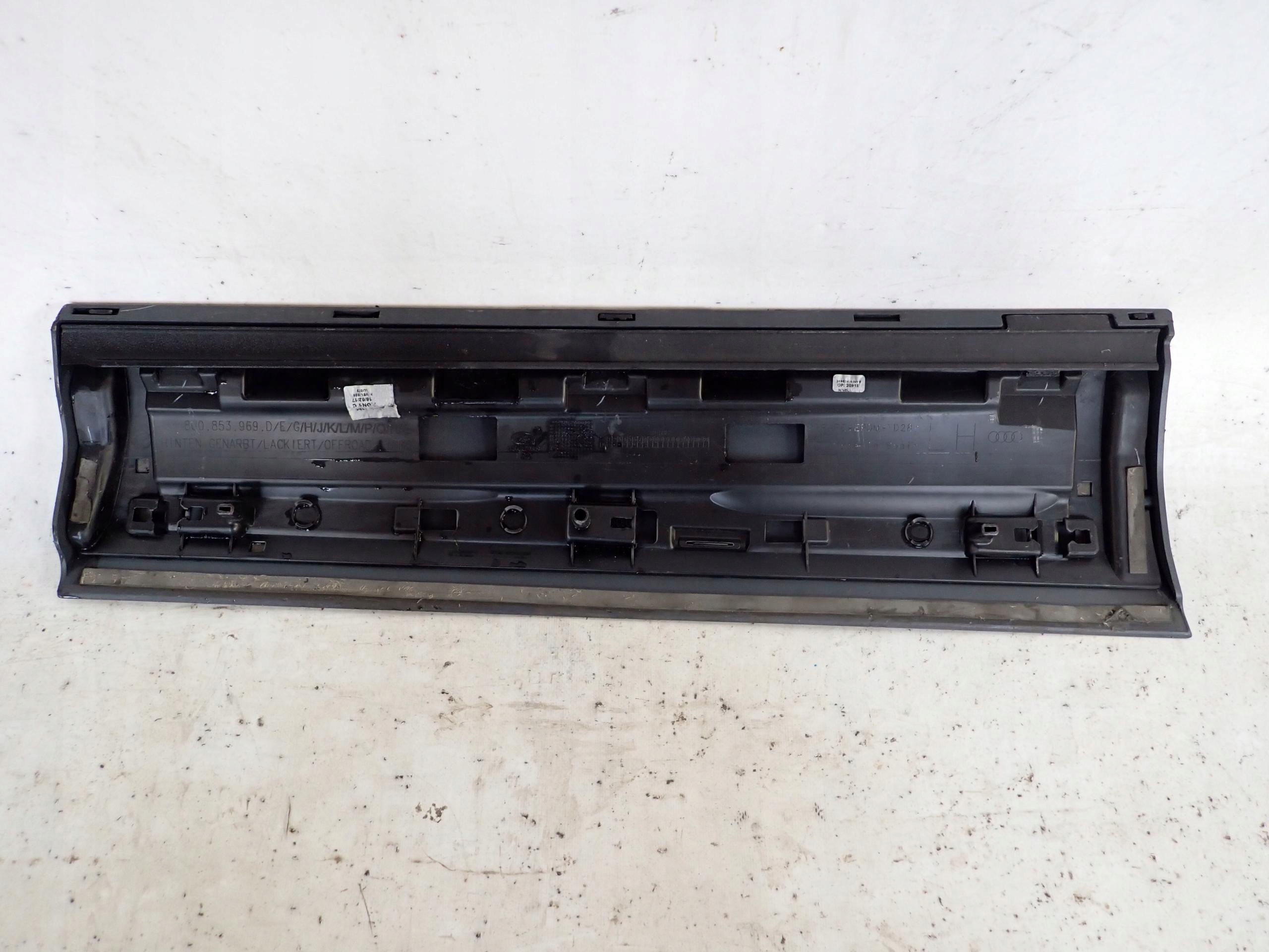 AUDI Q3 8U0 moulding door left front 8U0853959D