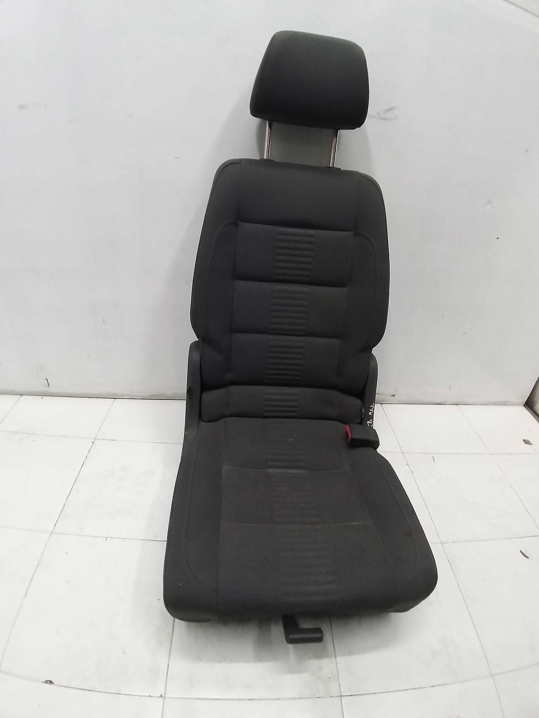 VW TOURAN Sitz rechts heck hinten 03-10R