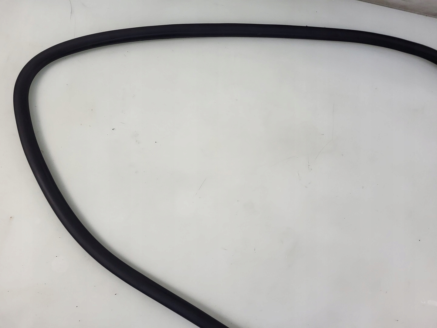 gasket door rubber left front left front OPEL INSIGNIA B