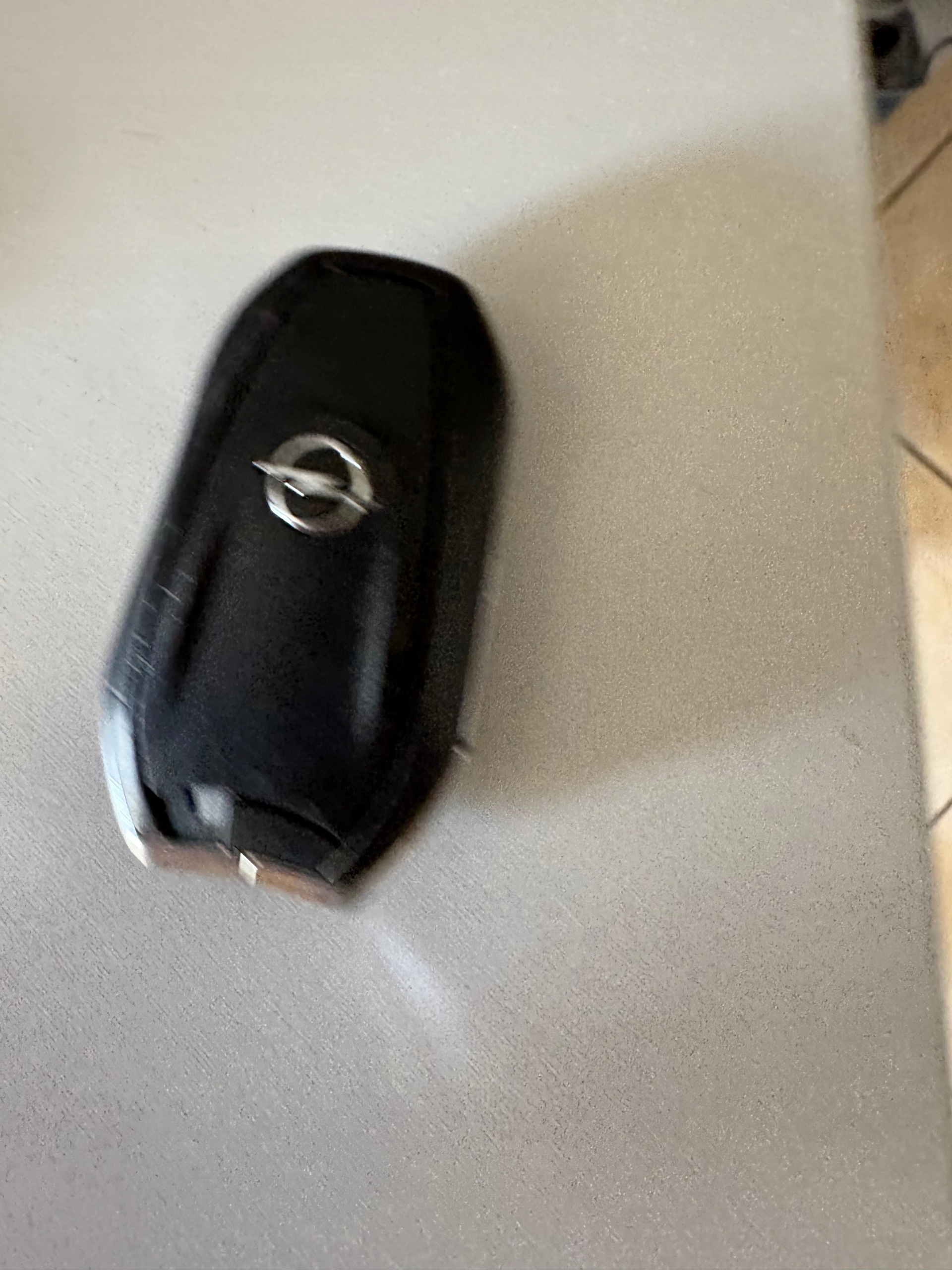 key OPEL CROSSLAND 2016- key PILOT MOKKA A