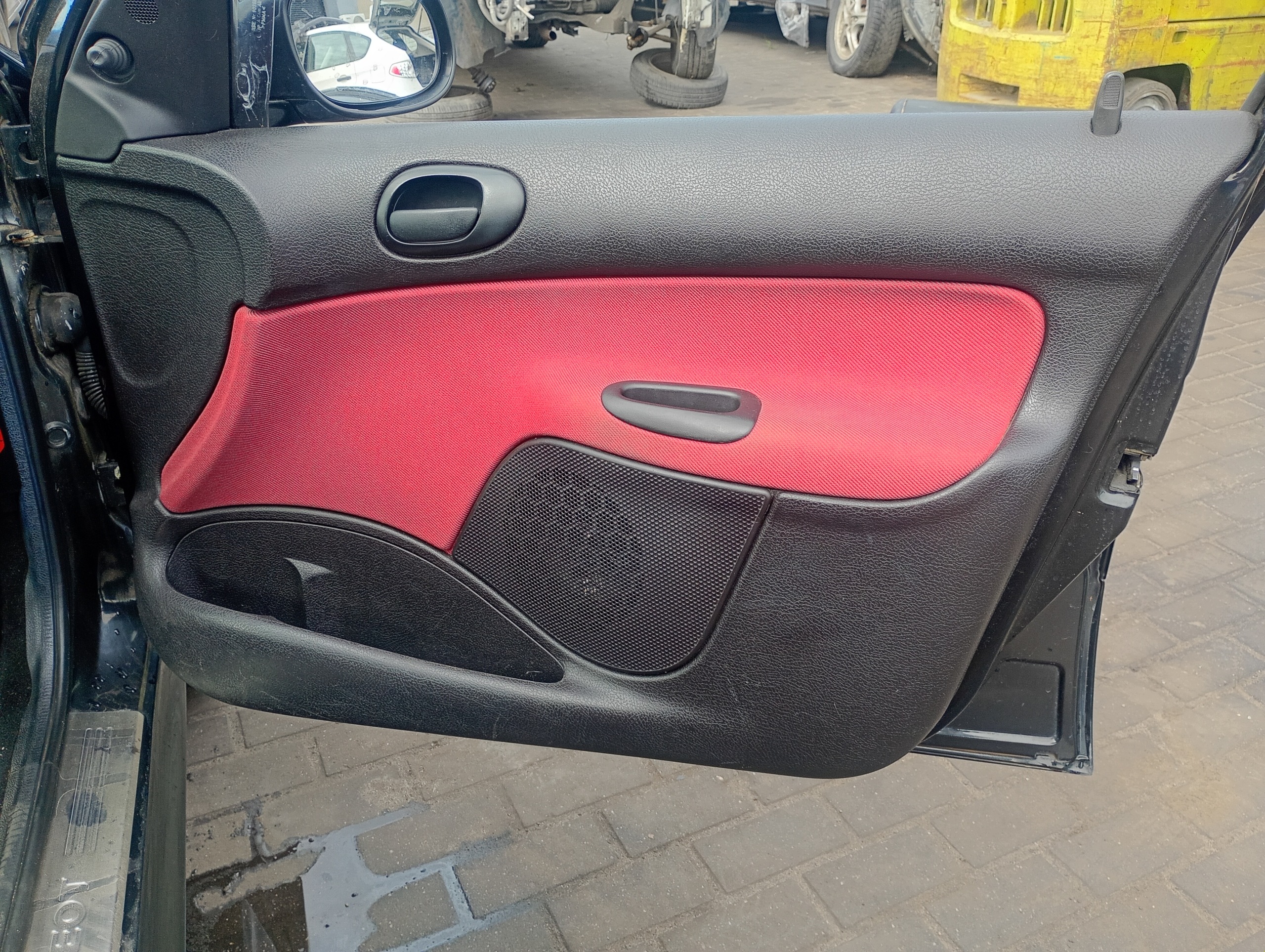 upholstery side right front Peugeot 206 SW 02-07