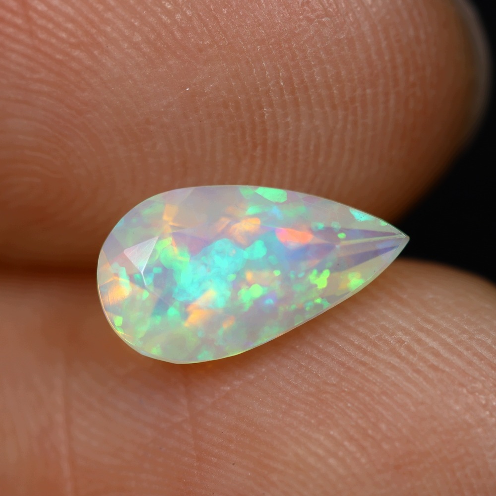 Přírodní opál 0.83 ct Lžička Etiopie certifikát Wbd