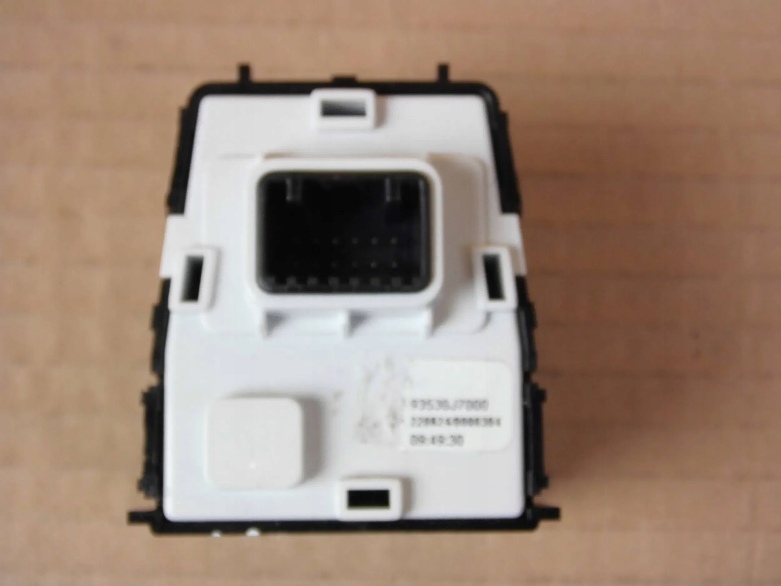 KIA Ceed III mirror control switch regulacja regulation 93530-J7000