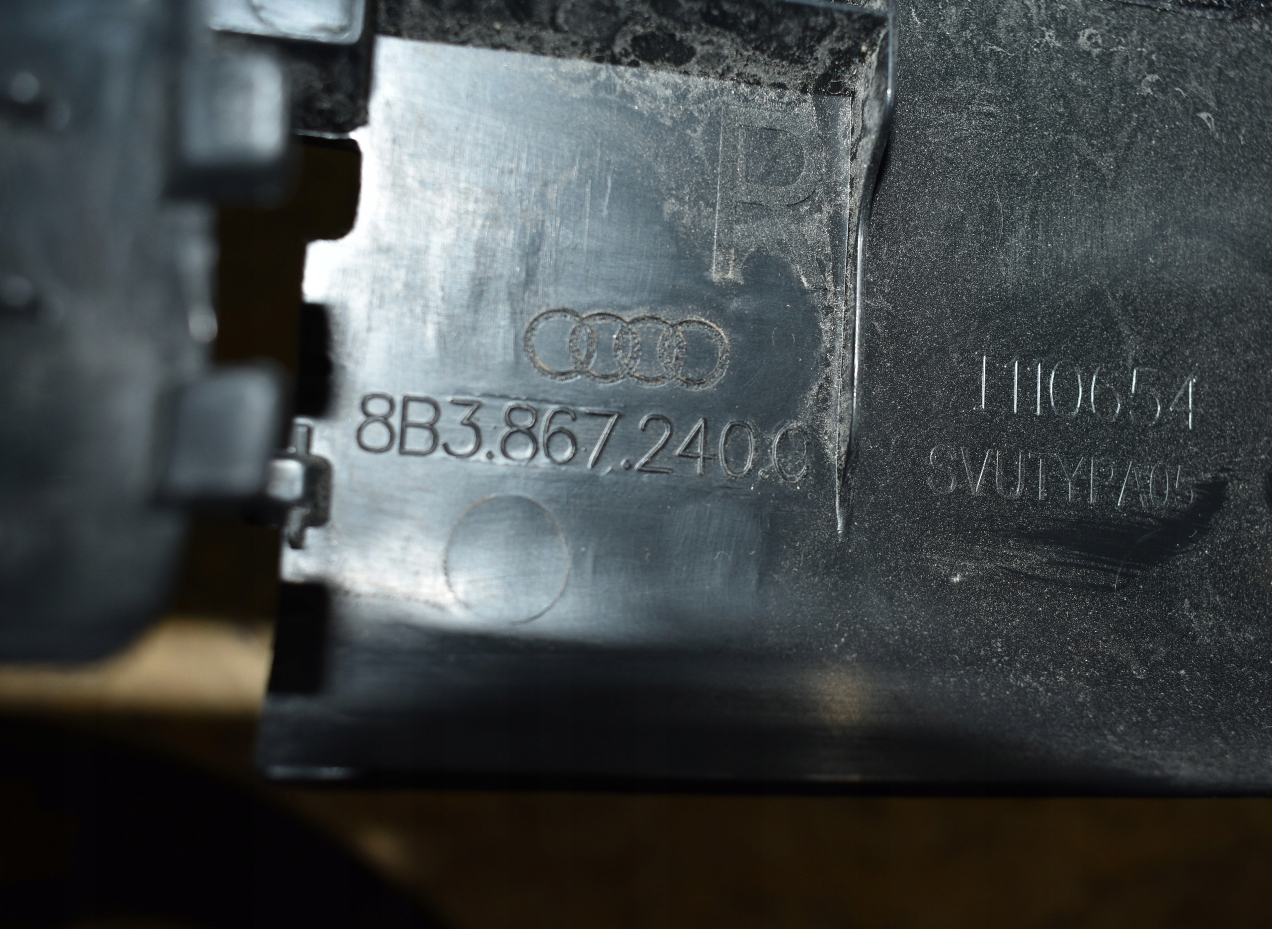 IDEALNA cover SLUPKA B right AUDI A5 B10 1