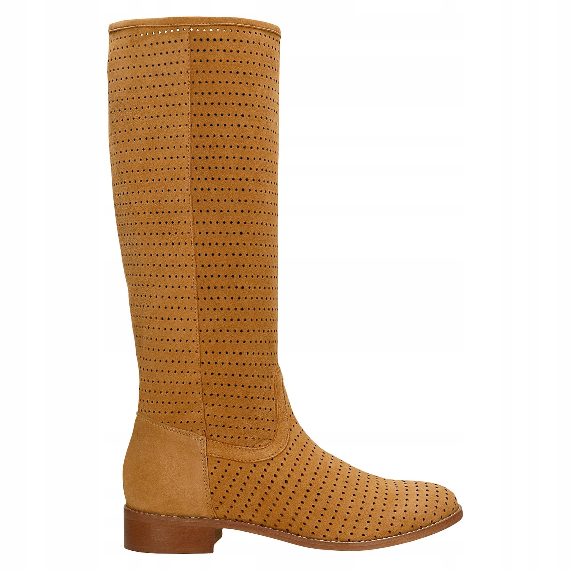 Světle hnědé dámské kozačky s ozdobným prolamováním, velikost vel.