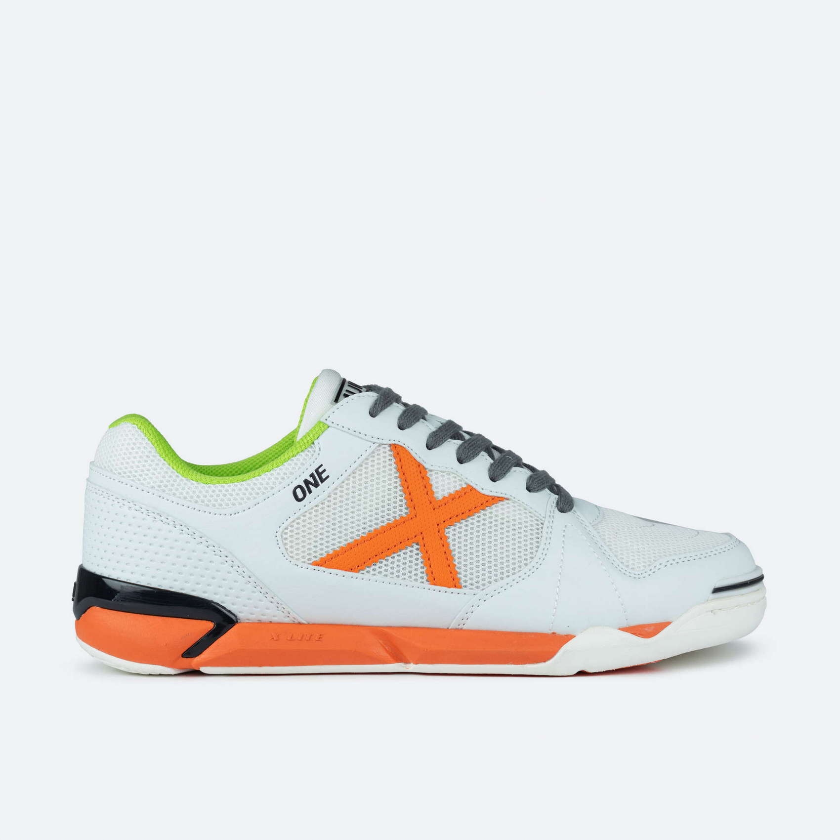 Buty piłkarskie halowe Munich One 62 Blanco roz. 46
