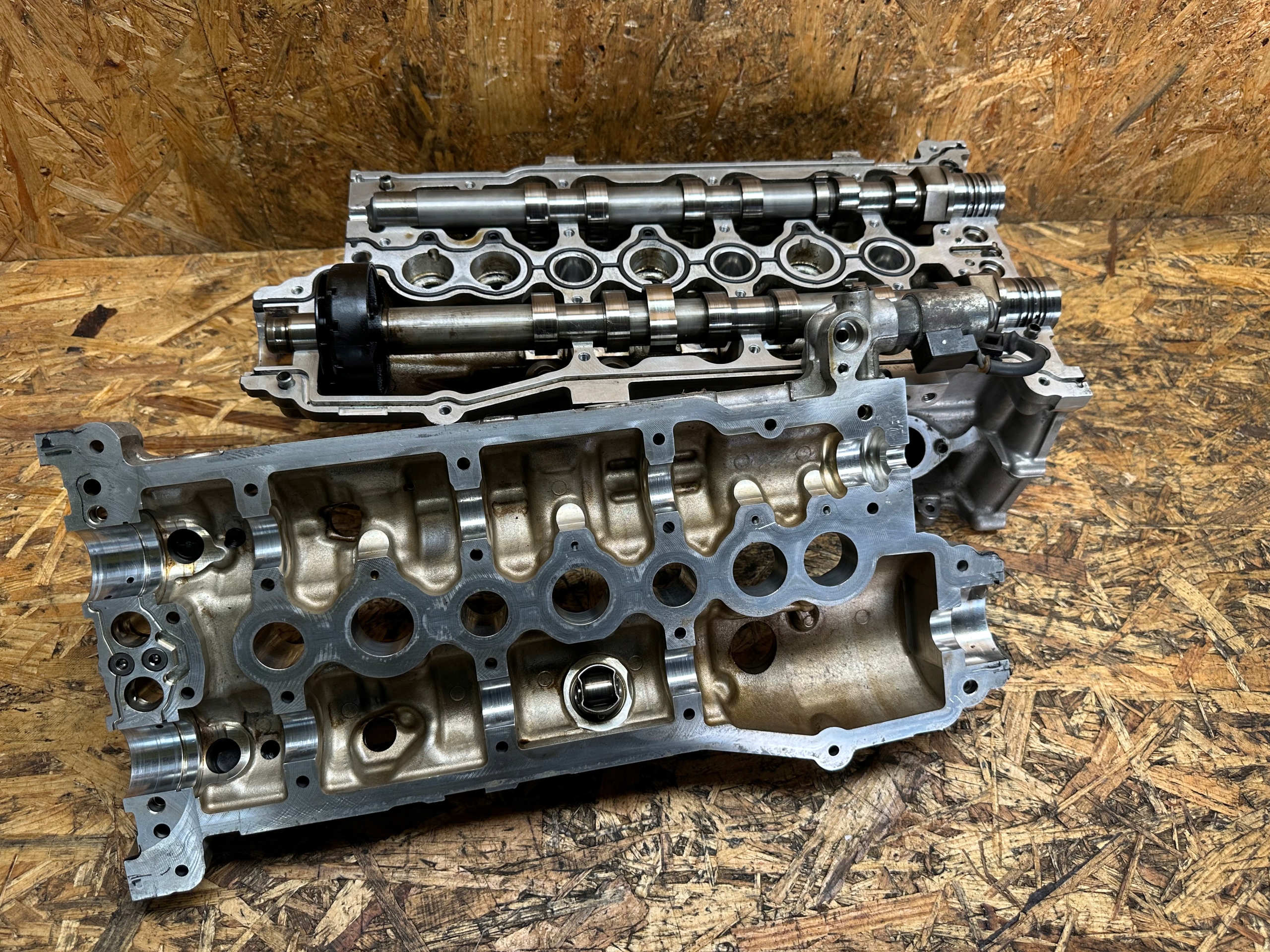 Głowica wałki Alfa Romeo GIULIA 2.9 QV 326495 AC