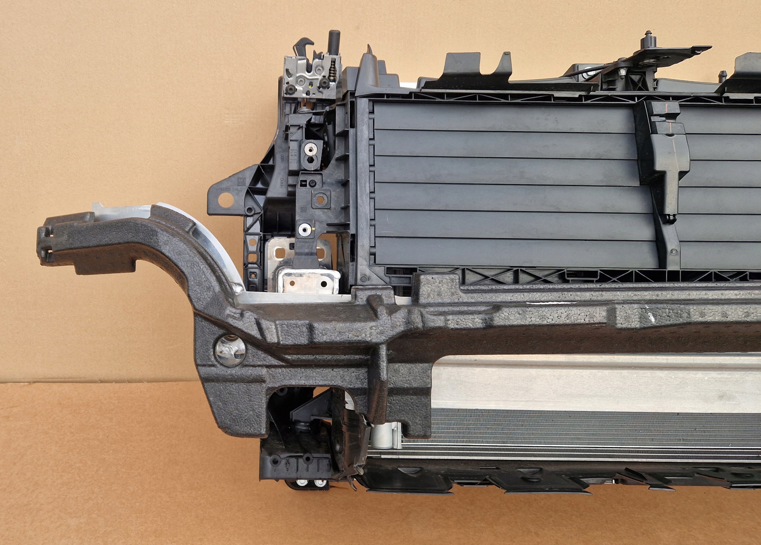 support panel for radiators sider radiator AUDI Q7 LIFT 2024- 3.0 TDI complete as new