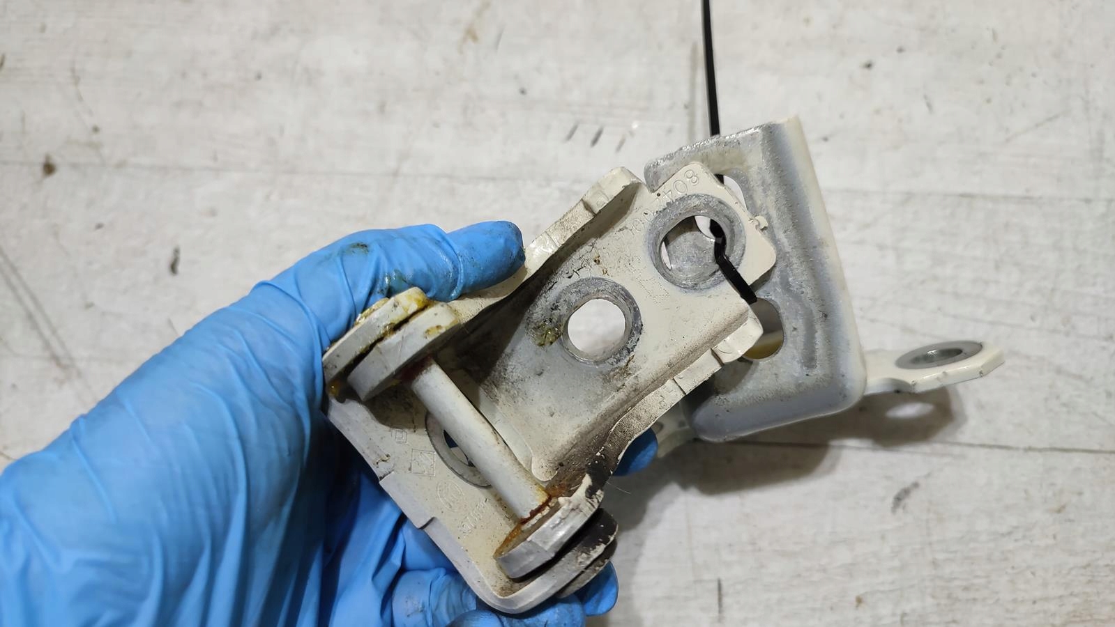 hinge door right rear part Renault Captur