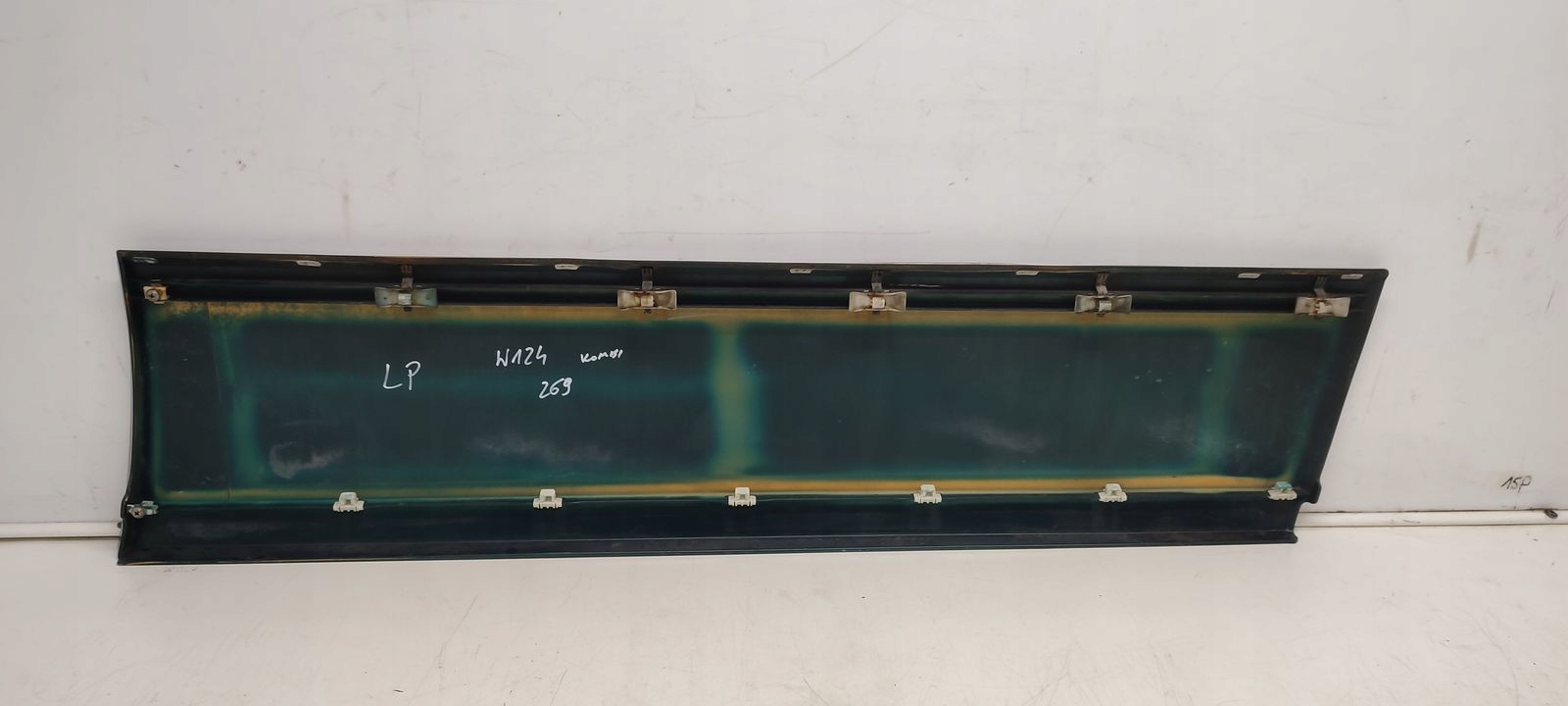 moulding door left front Mercedes W124 2,2 269