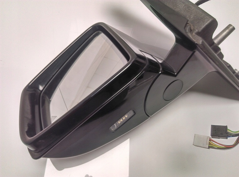 MERCEDES W251 LUSTERKO LEWE LIFT R-KLASA 19PIN Producent części Mercedes-Benz OE