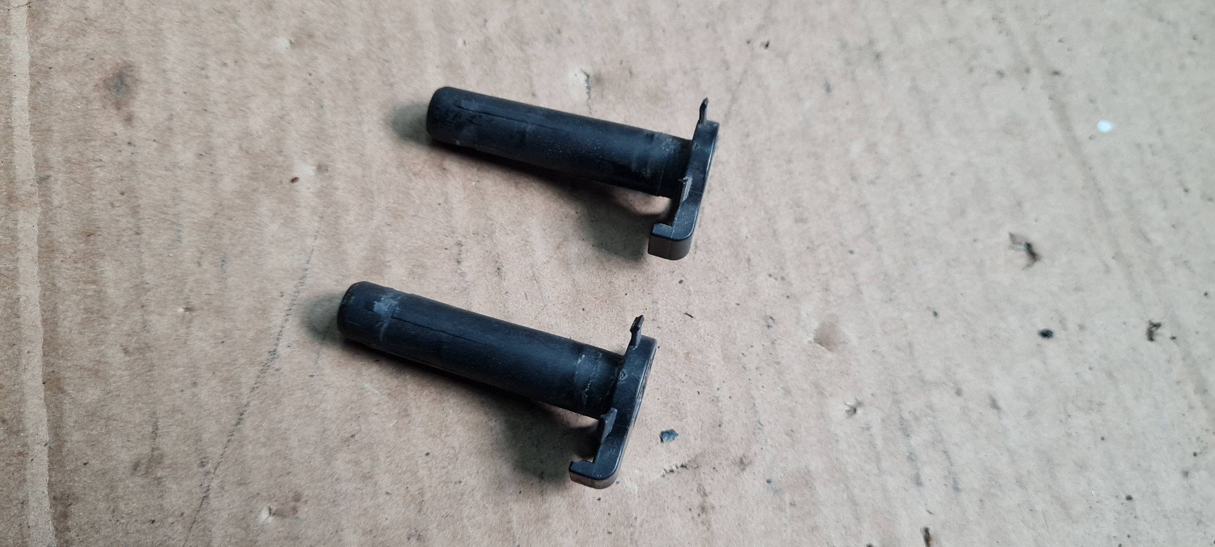 A6 C7 4G bracket holder radiator hook 2X WHT001506A A4 B8 A5 A7 4G