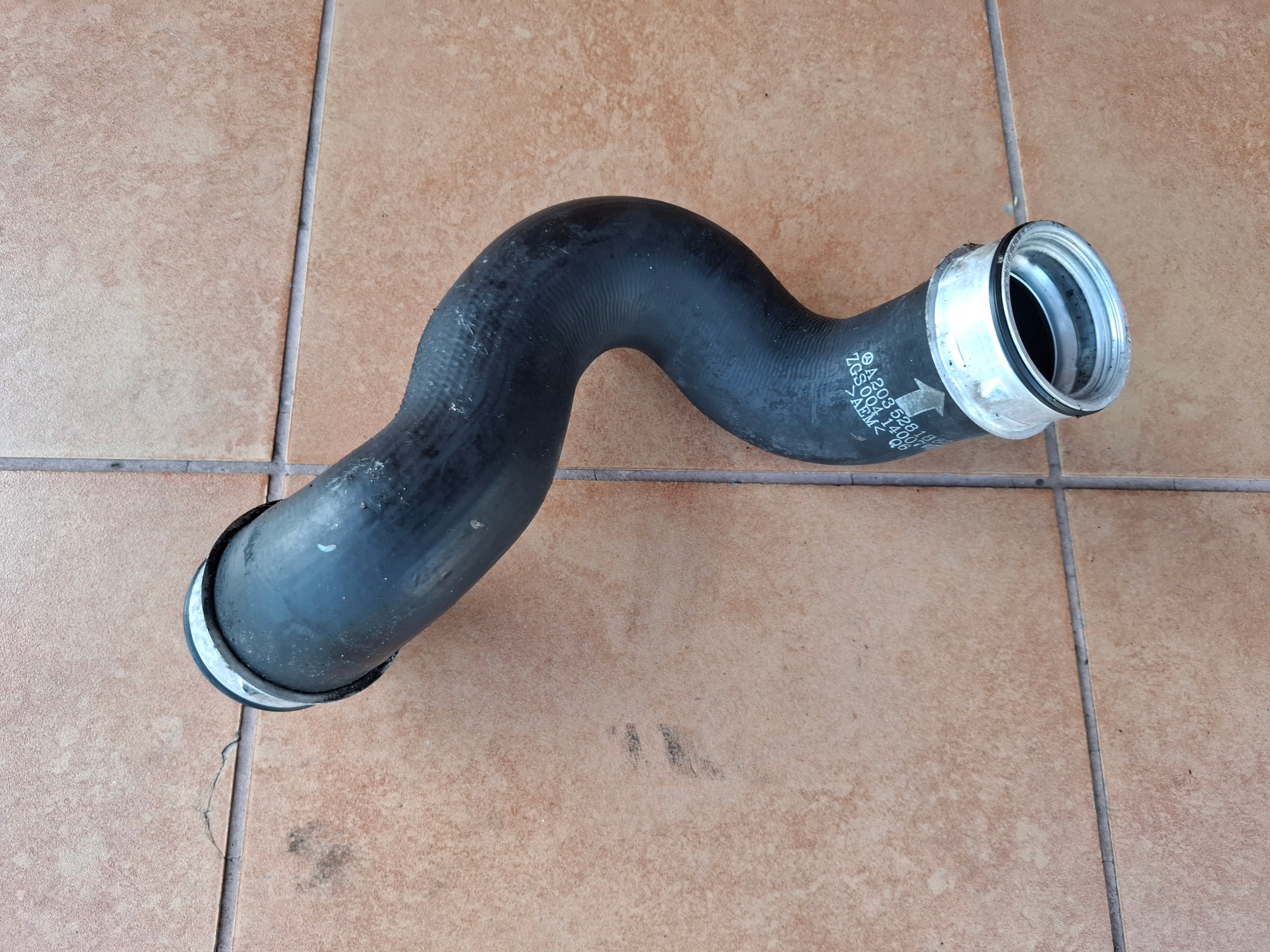 hadice trouba intercoolera MERCEDES W203 A2035281882